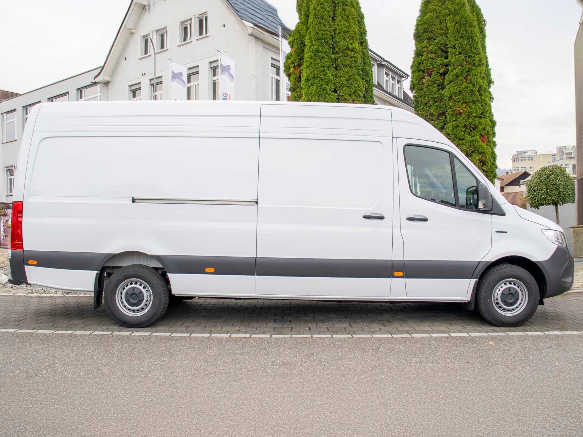 MERCEDES-BENZ eSprinter 320 PRO Lang - 4