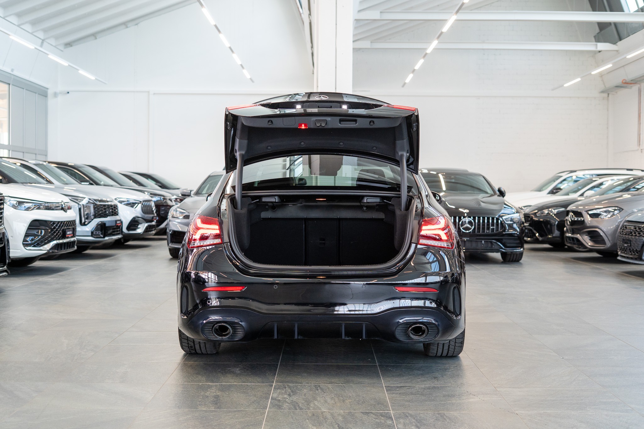 A 35 AMG 4matic Limousine / Panorama-Schiebedach / Burmester / Ambiente-Beleuchtung