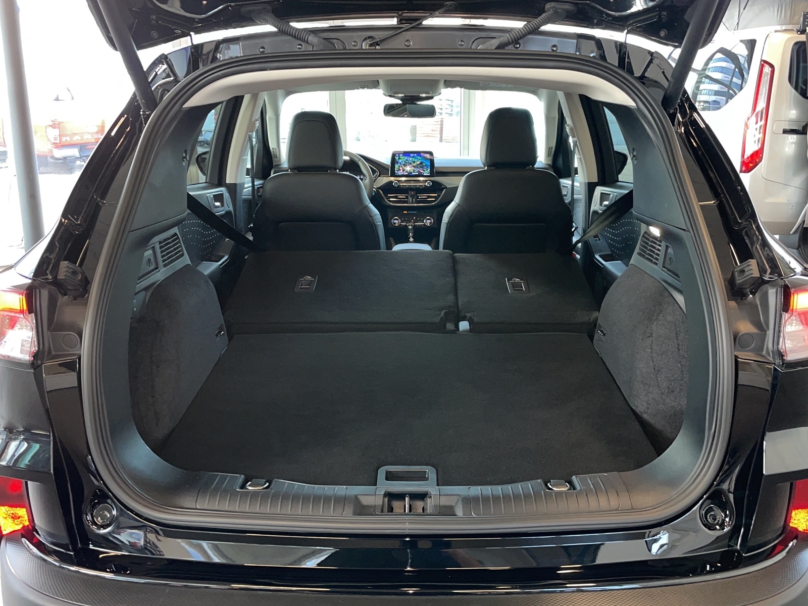 FORD Kuga 2.0 EcoBlue Hybrid Titanium X - 14