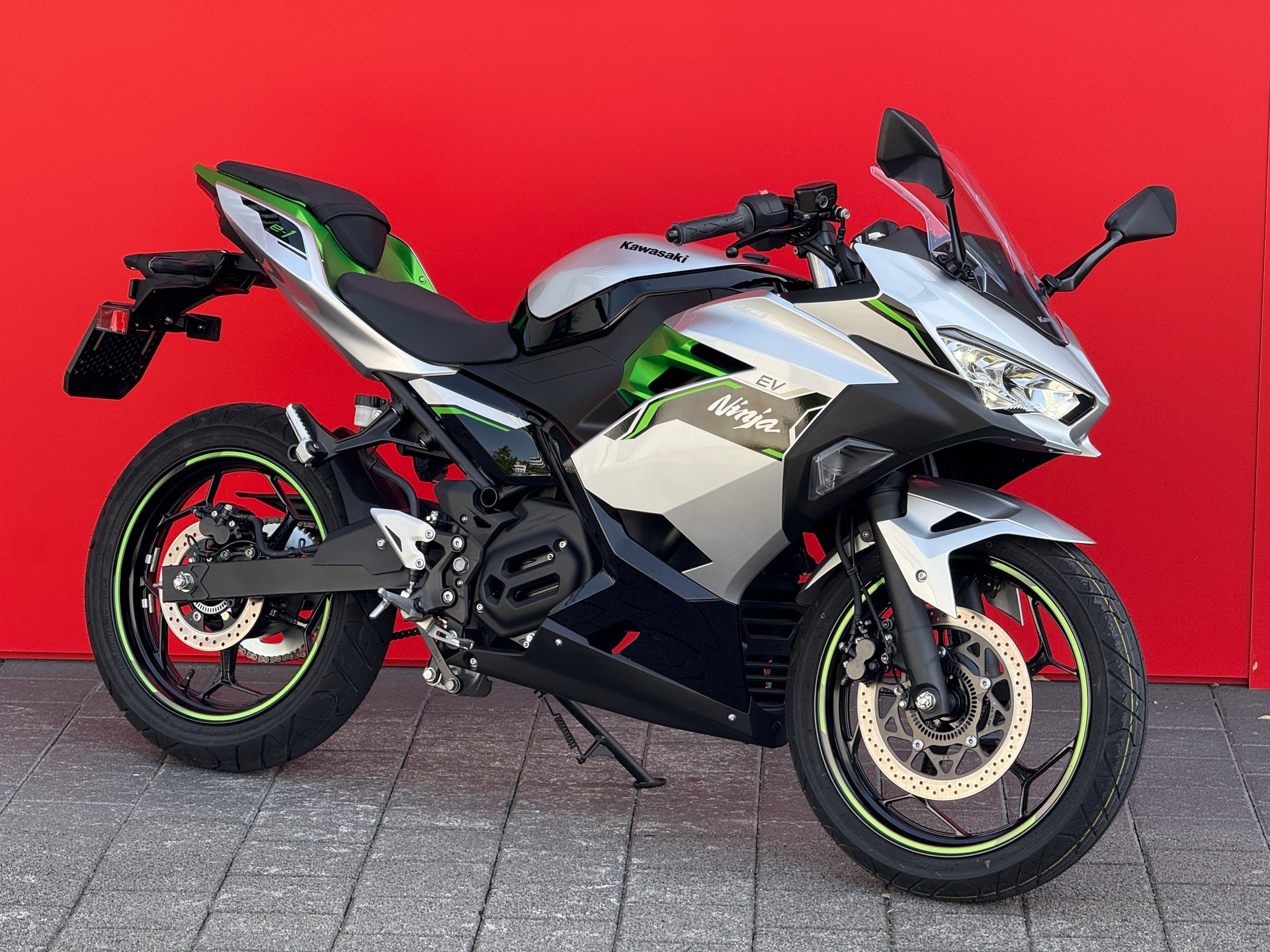 KAWASAKI Ninja e-1 - 2