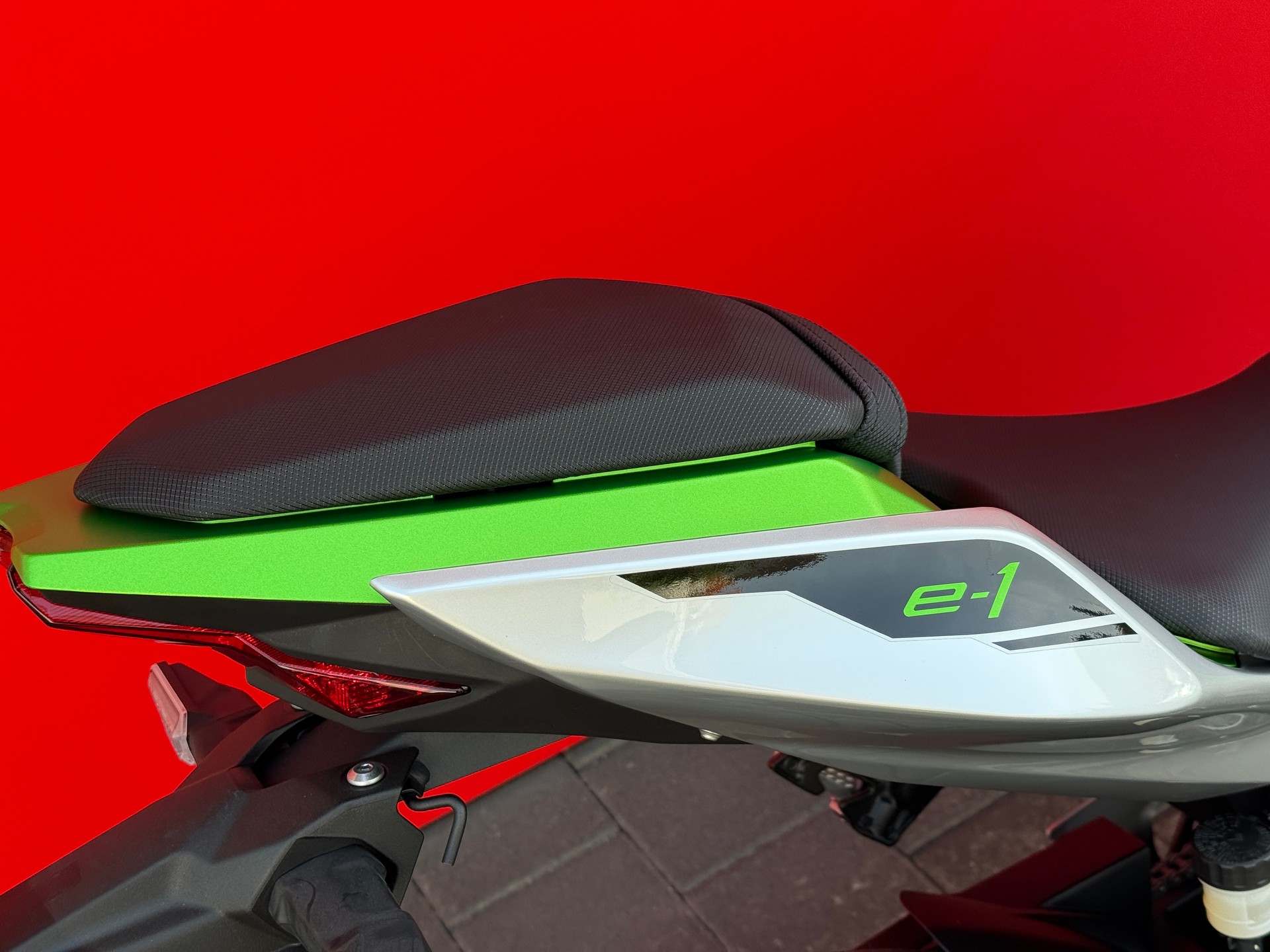 KAWASAKI Ninja e-1 - 4
