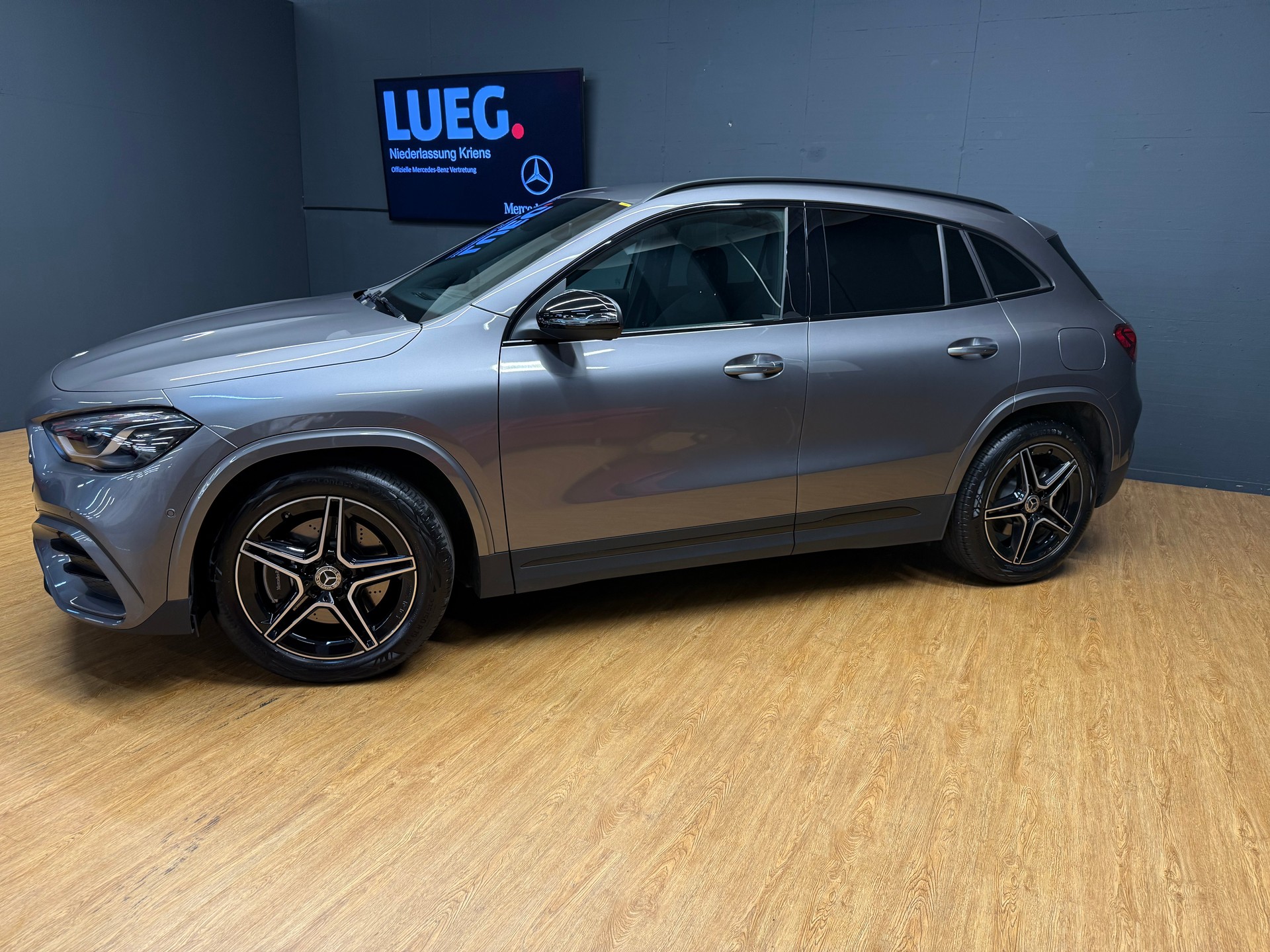MERCEDES-BENZ GLA 250 4M - AMG / Rückfahrkamera / Multibeam LED / Easy-Pack Heckklappe - 3