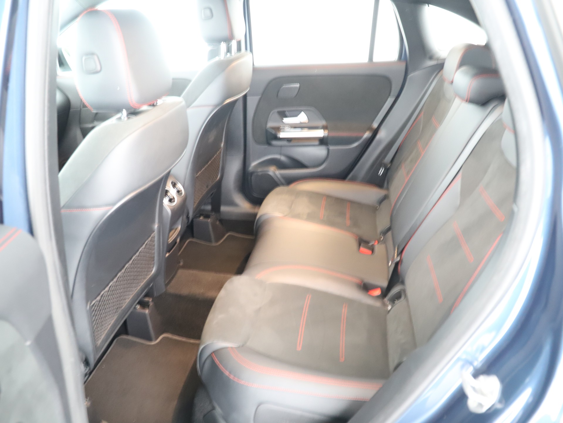 MERCEDES-BENZ GLA 250 AMG Line 4Matic - 12