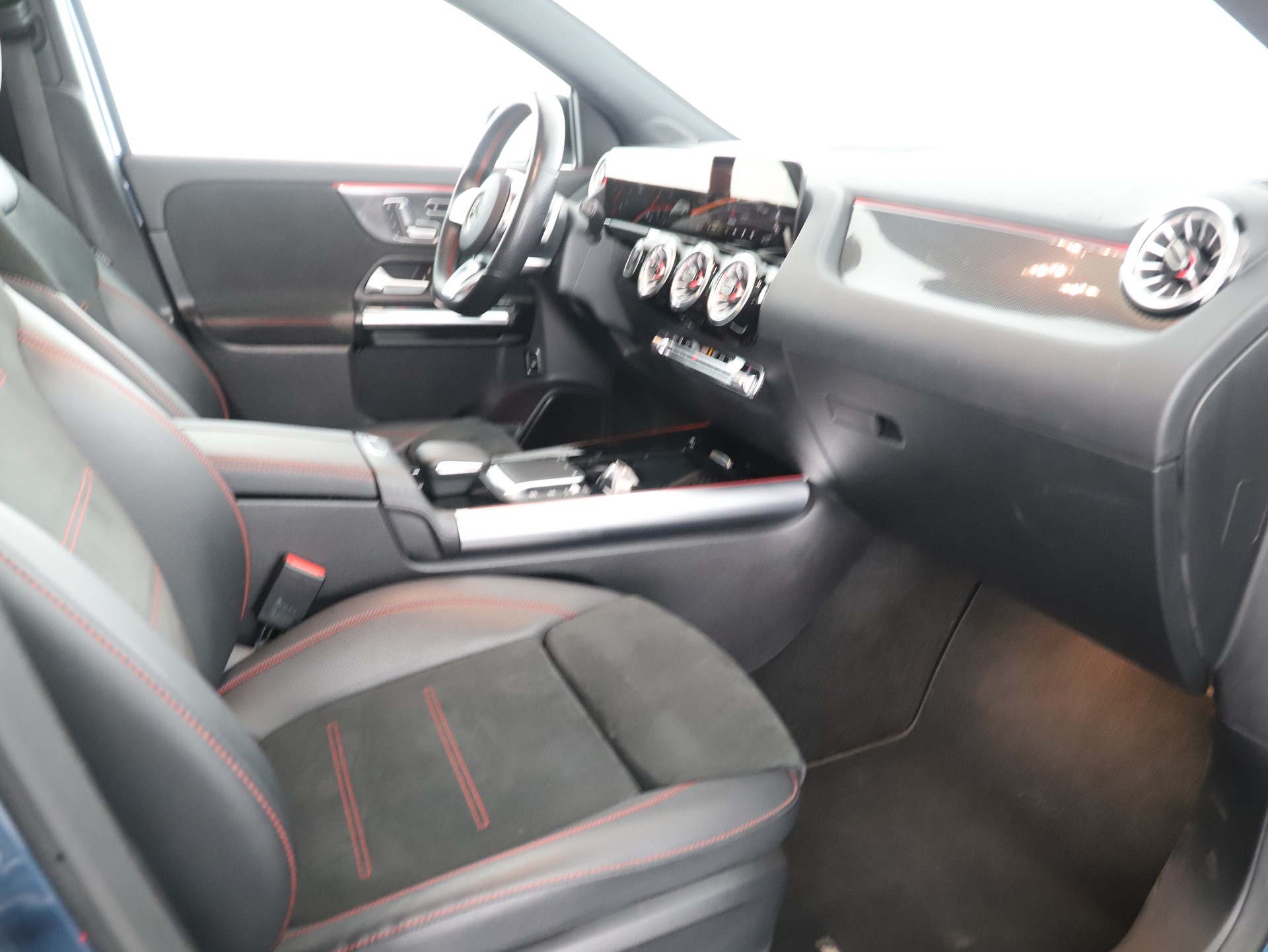 MERCEDES-BENZ GLA 250 AMG Line 4Matic - 11