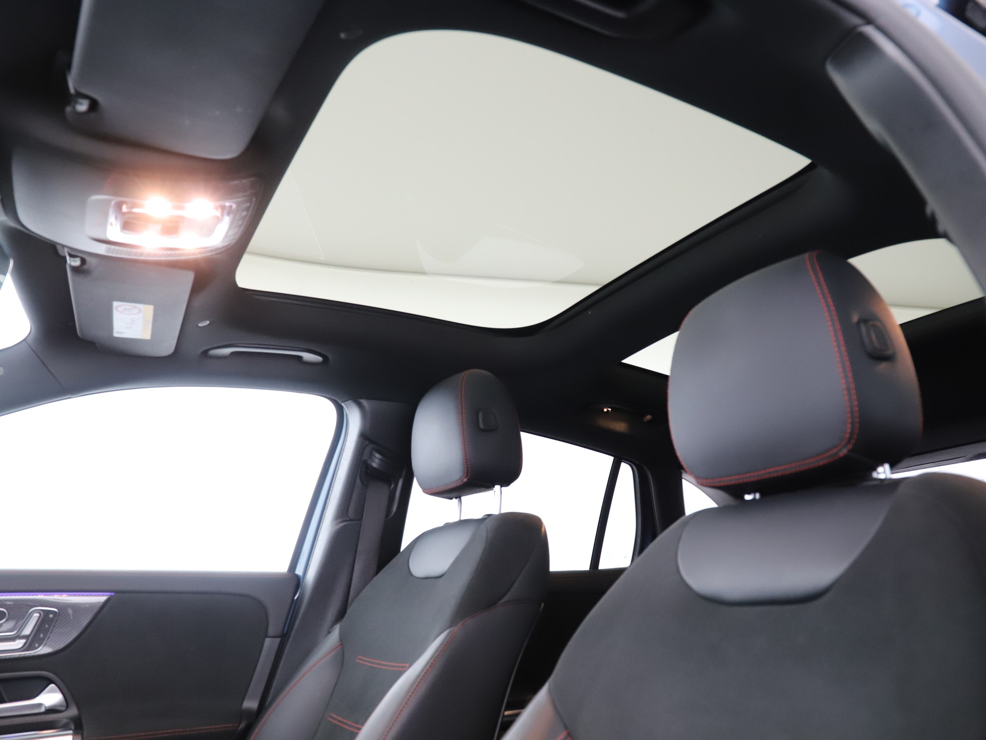 MERCEDES-BENZ GLA 250 AMG Line 4Matic - 13