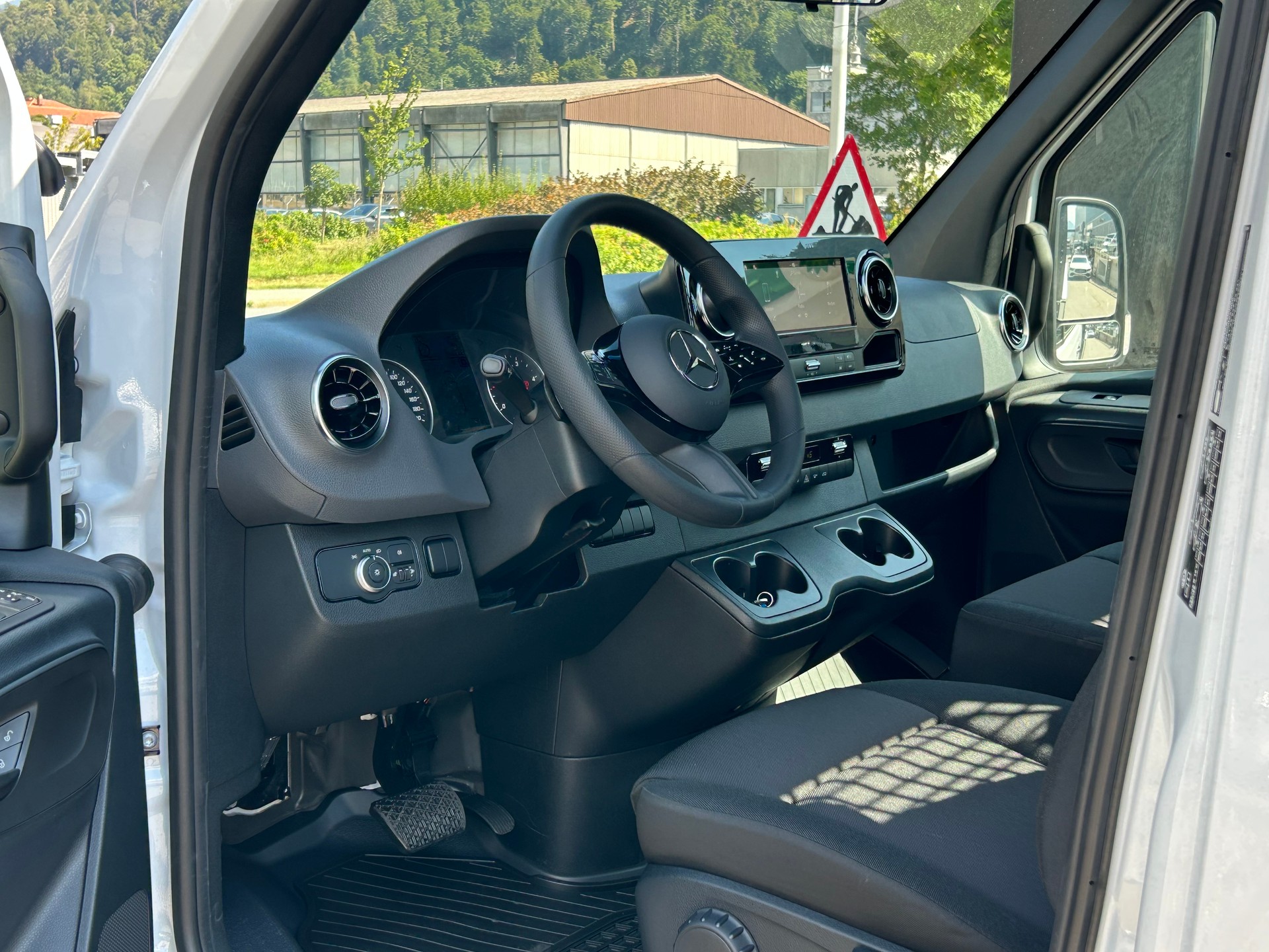 MERCEDES-BENZ Sprinter 317 CDI PRO CH Standard - 9