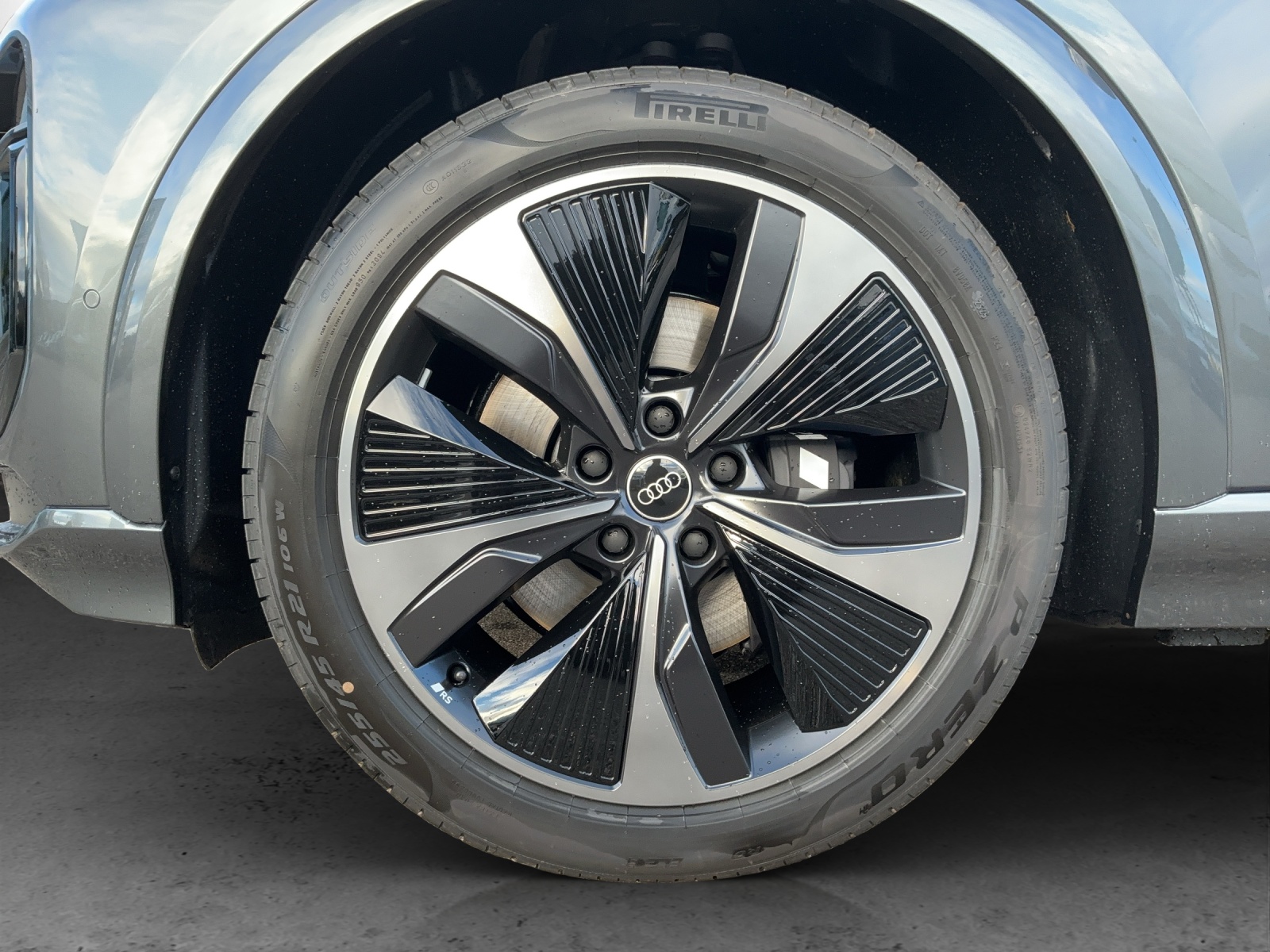 AUDI SQ6 e-tron quattro - 15