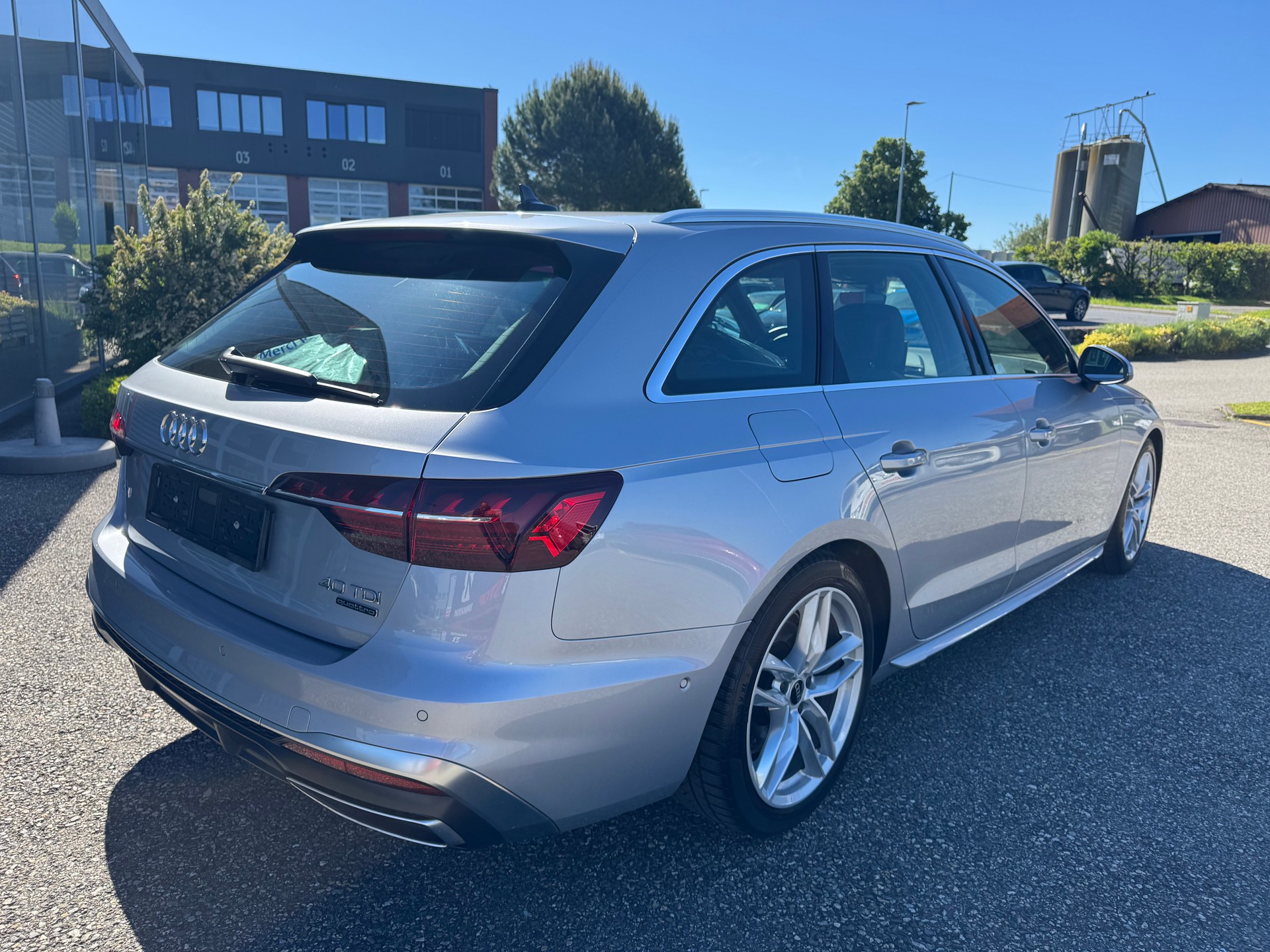 AUDI A4 Avant 40 TDI S line Attraction quattro S-tronic - 4