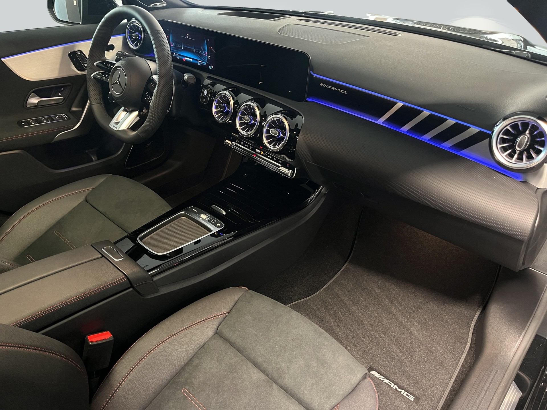 MERCEDES-BENZ A AMG 35 4Matic 8G-DCT - 11