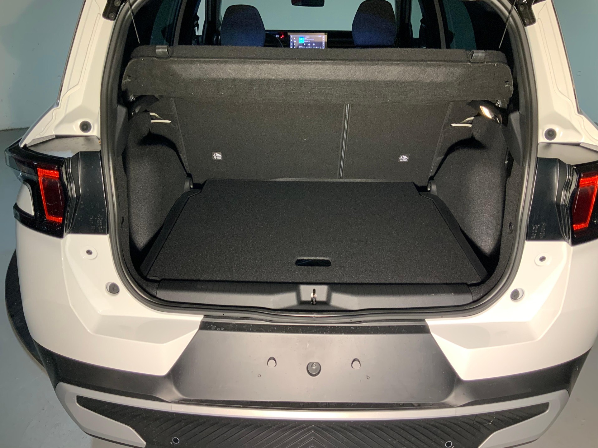 CITROEN e-C3 Aircross Plus - 8