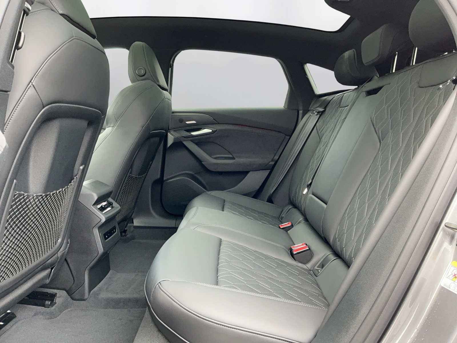 AUDI A6 Sportback e-tron quattro - 11