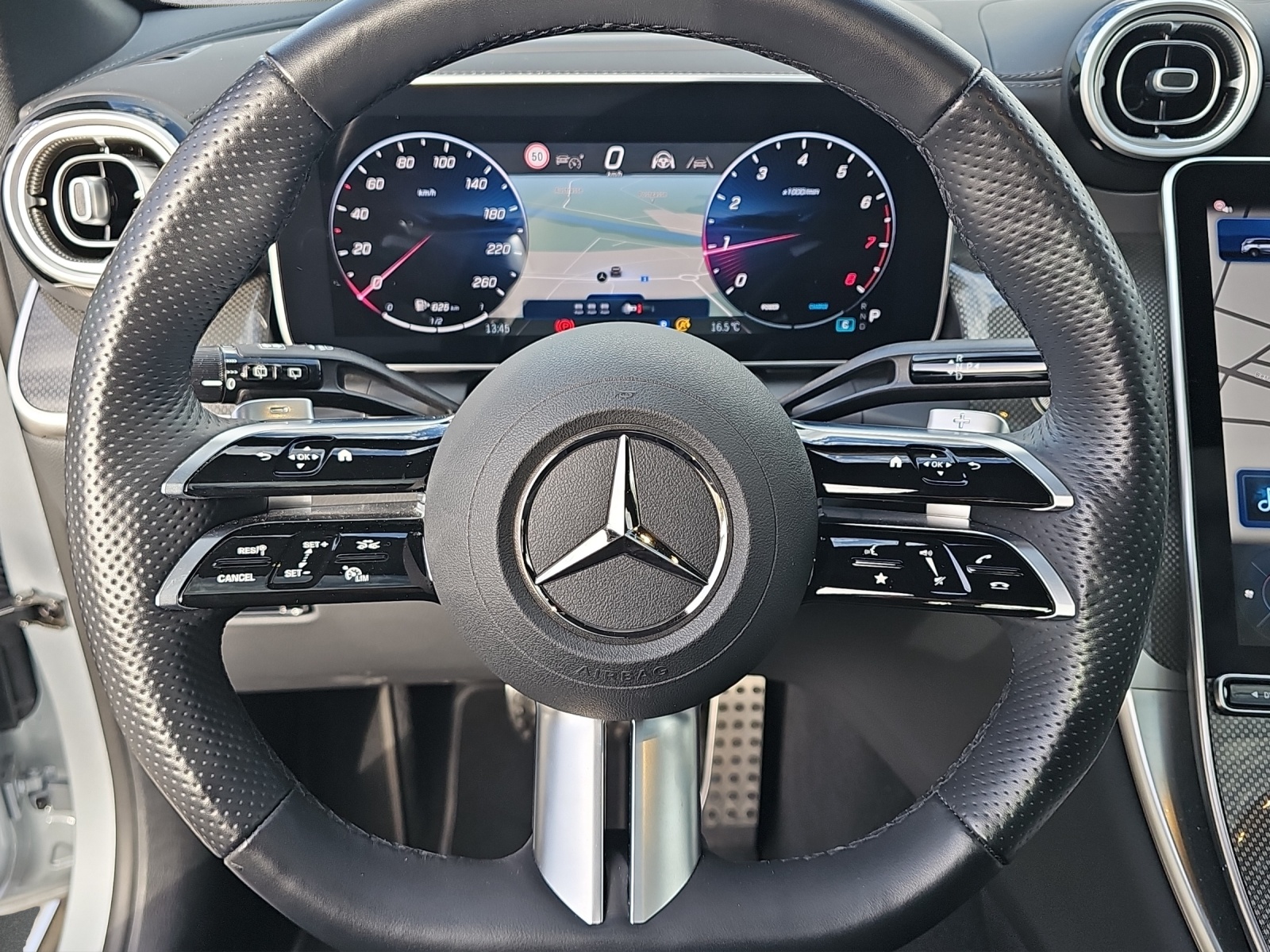 MERCEDES-BENZ GLC 200 4Matic 9G-Tronic - 12