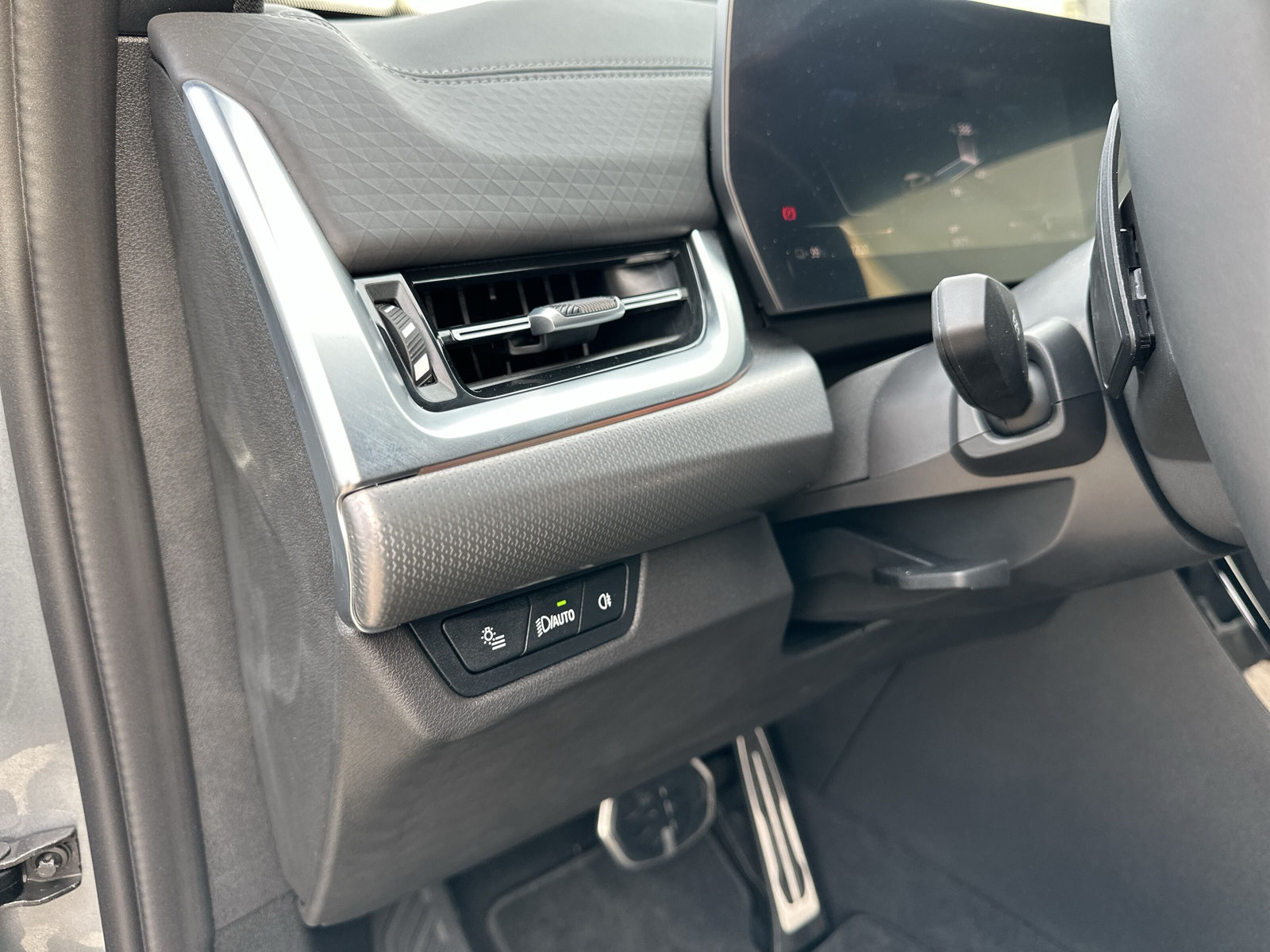 BMW iX2 xDrive 30 M Sport - 16