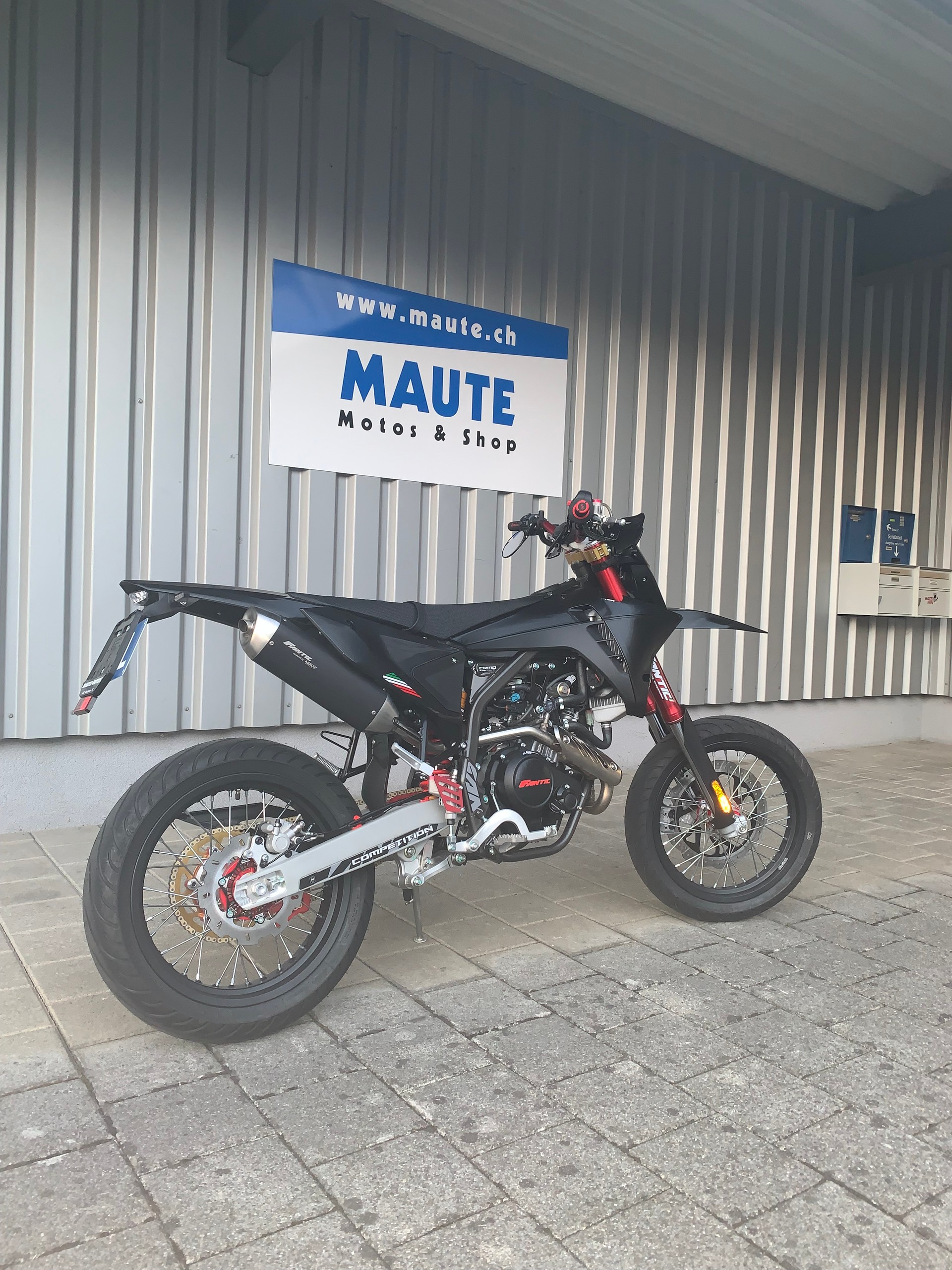 FANTIC XMF 125 Motard Competition - 4