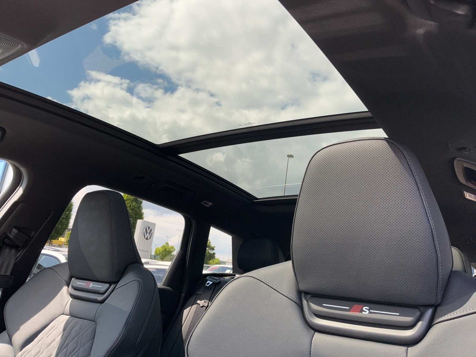 AUDI Q6 e-tron quattro - 14