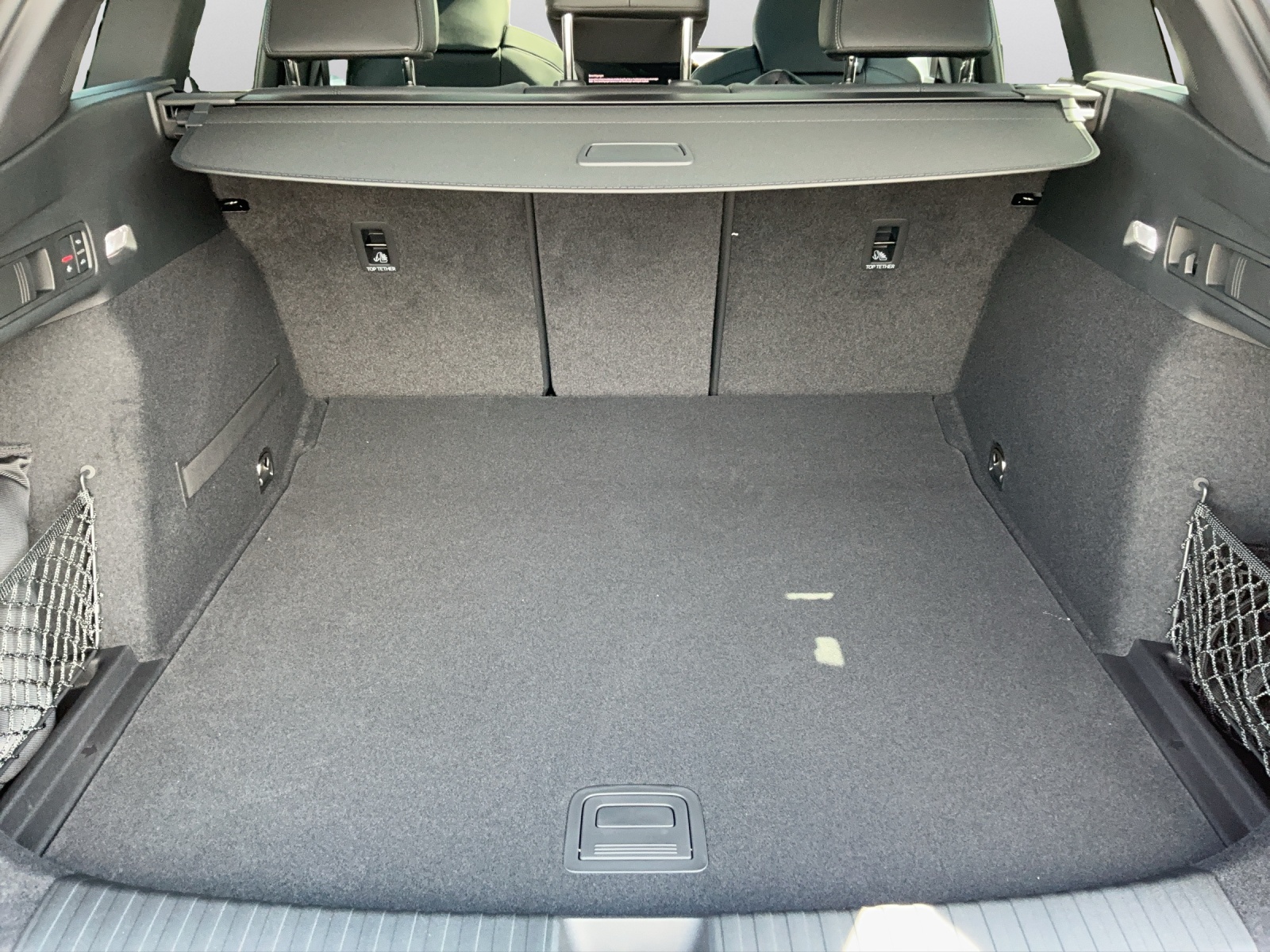 AUDI Q6 e-tron quattro - 12