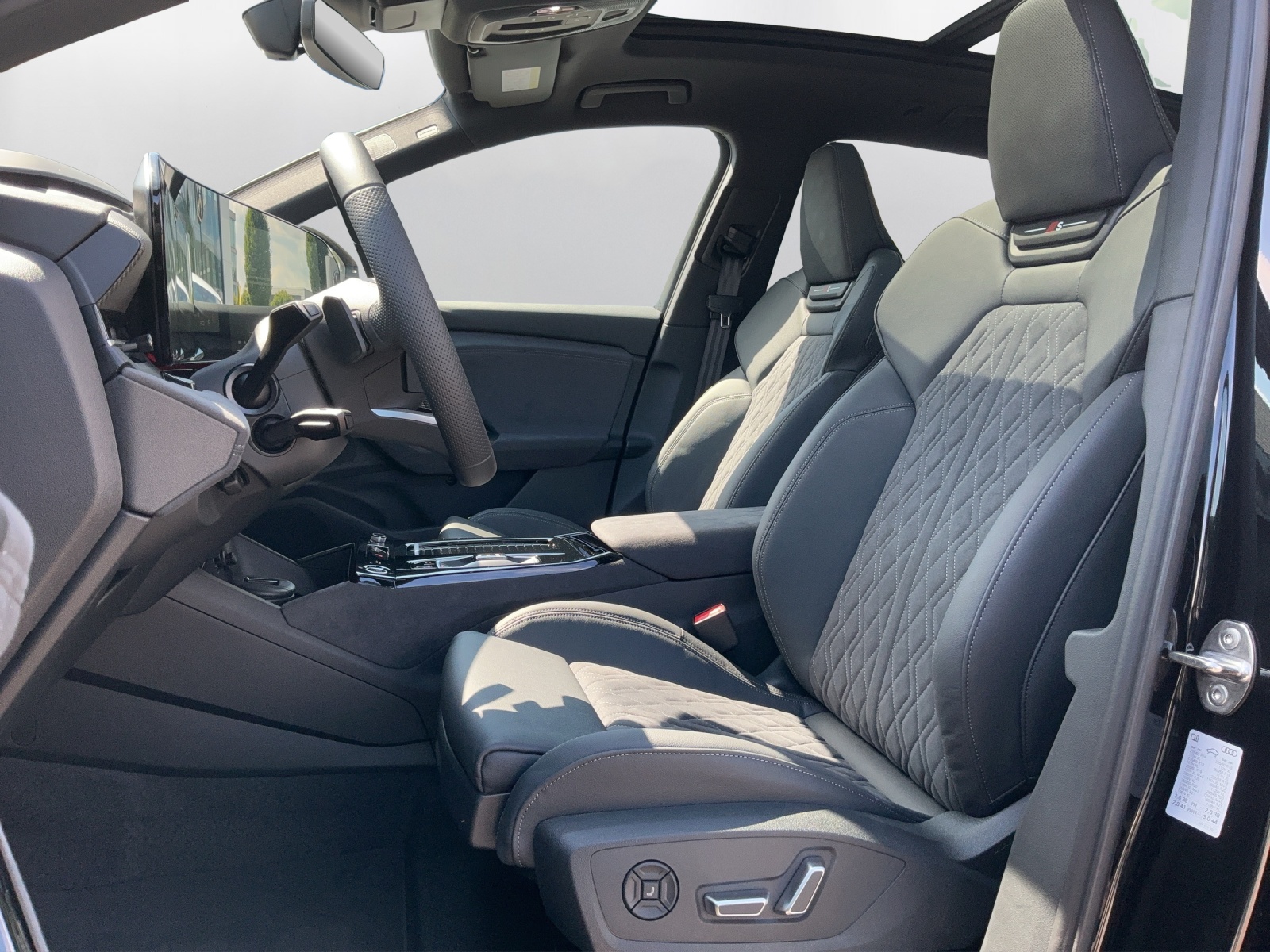 AUDI Q6 e-tron quattro - 10