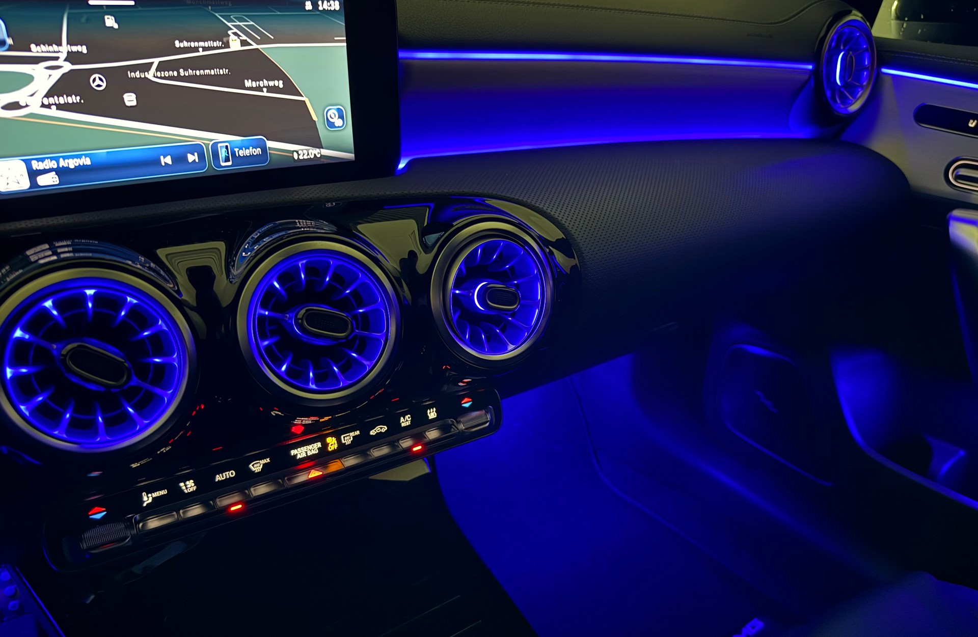 MERCEDES-BENZ A 250 e AMG Line EQ Star 8G-DCT ***TAGESZULASSUNG*** - 19