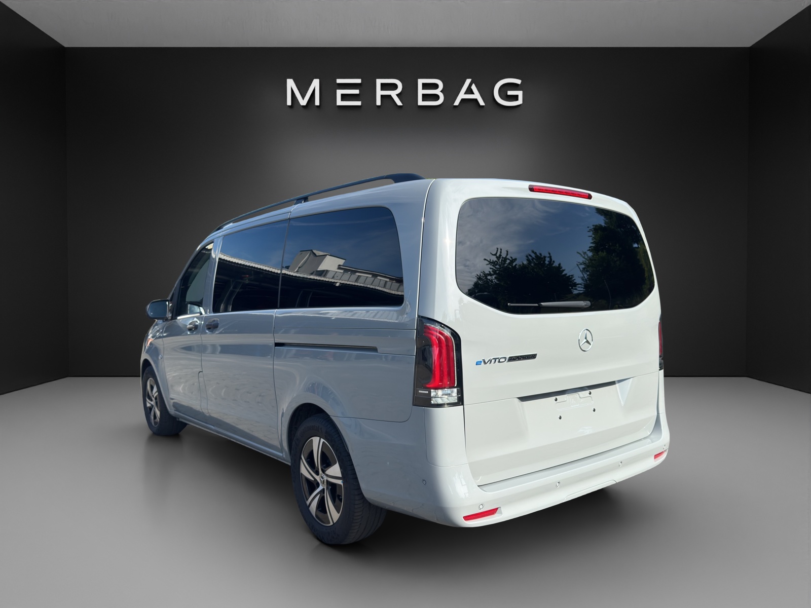 MERCEDES-BENZ eVito Tourer 90kWh Lang - 4
