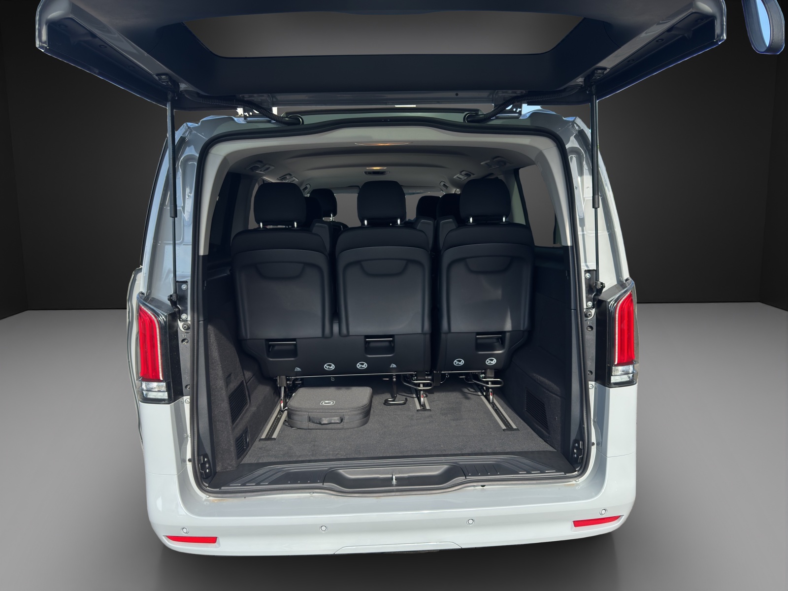 MERCEDES-BENZ eVito Tourer 90kWh Lang - 13