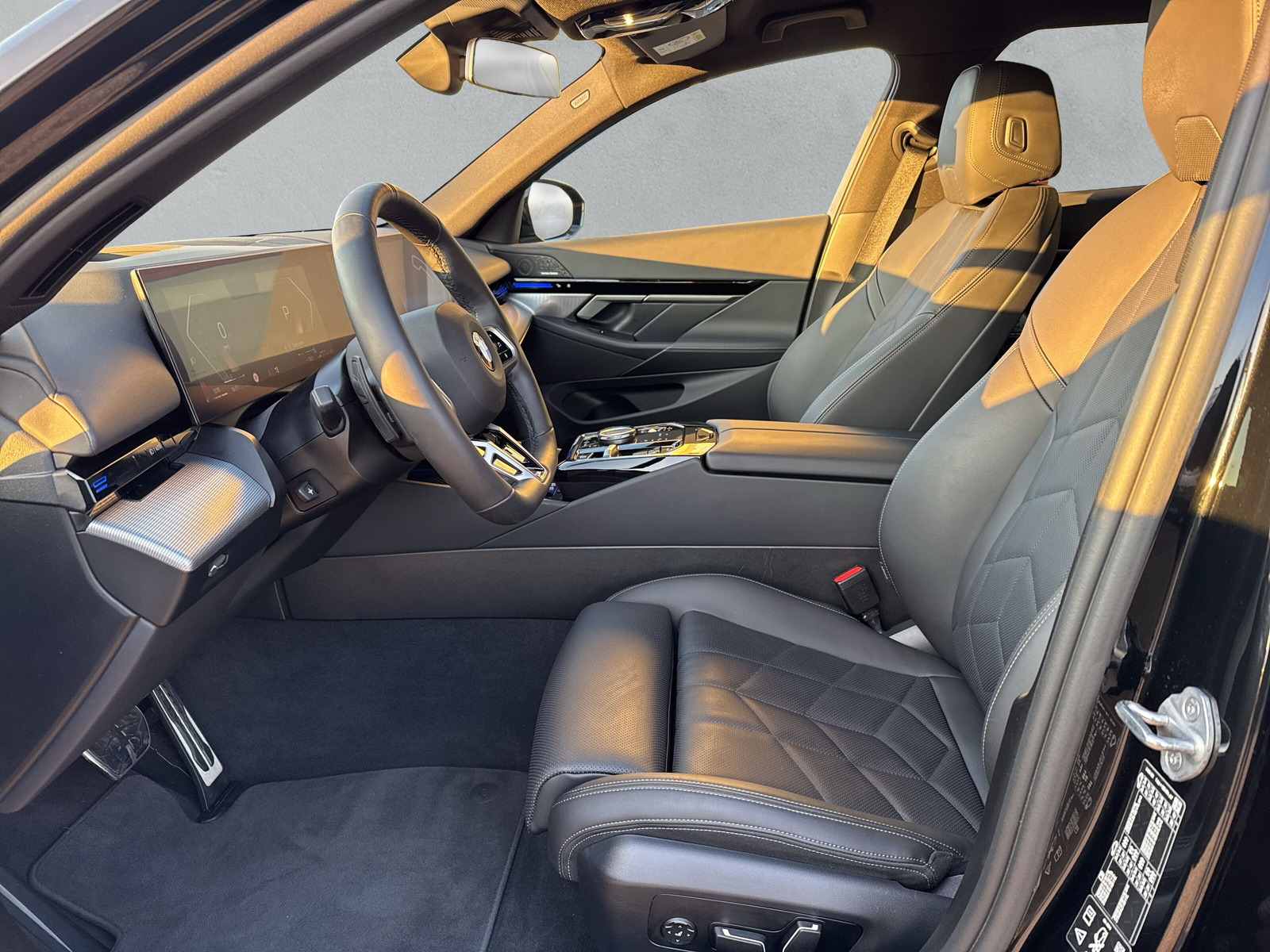 BMW 520d xDrive 48V Touring M Sport ** Action de Leasing à 1.9% ** 📍 - 6