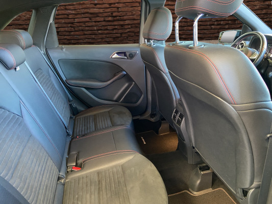 MERCEDES-BENZ B 220 AMG Line 4Matic - 13