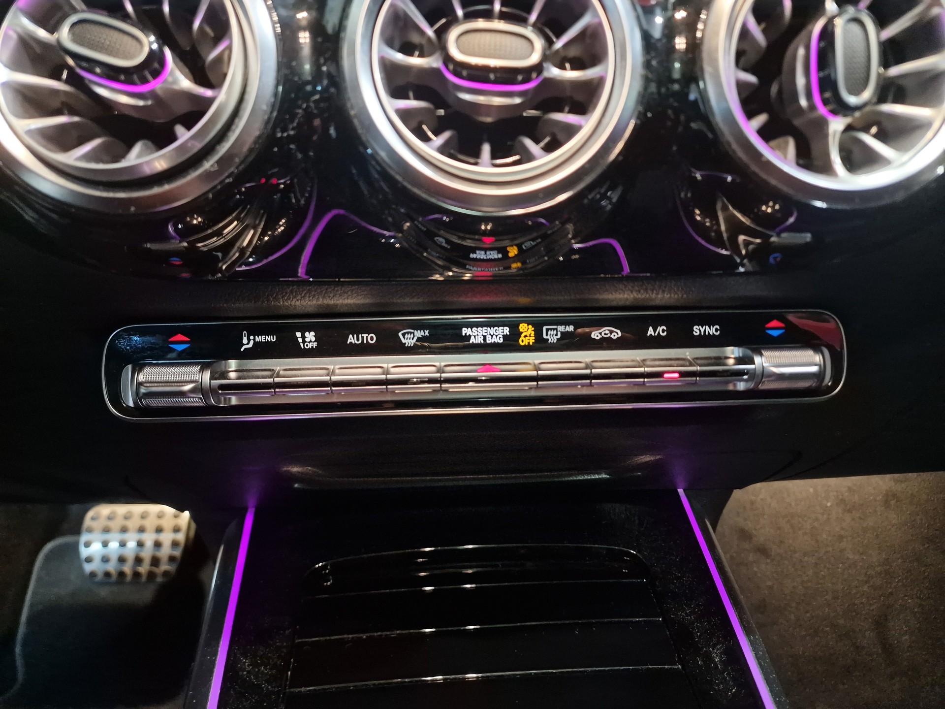 MERCEDES-BENZ GLA 35 AMG 4Matic 8G-Speedshift DCT 8xAlu 24Mt Gara - 23