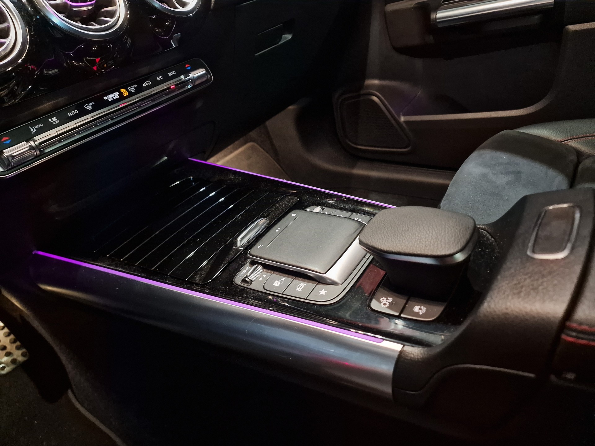 MERCEDES-BENZ GLA 35 AMG 4Matic 8G-Speedshift DCT 8xAlu 24Mt Gara - 27