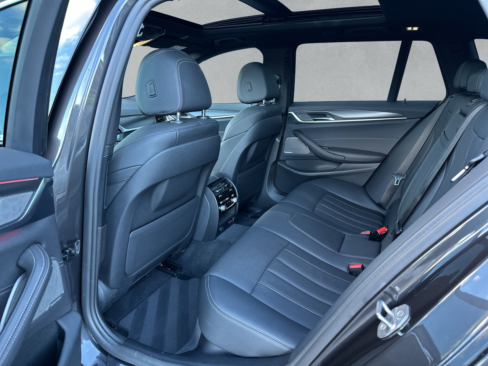 BMW 520d xDrive 48V Touring M Sport Steptronic - 12