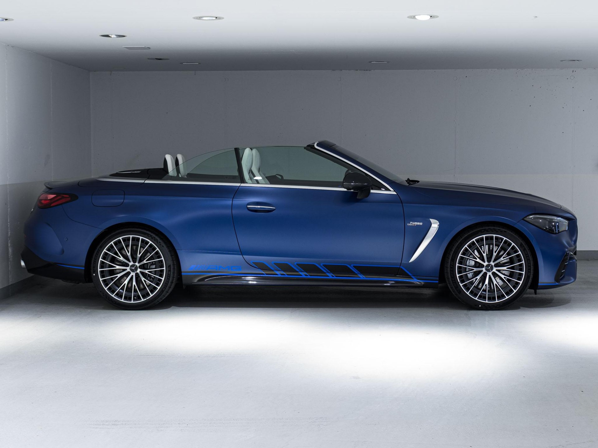 MERCEDES-BENZ CLE 53 AMG 4MATIC+ Cabriolet - 2
