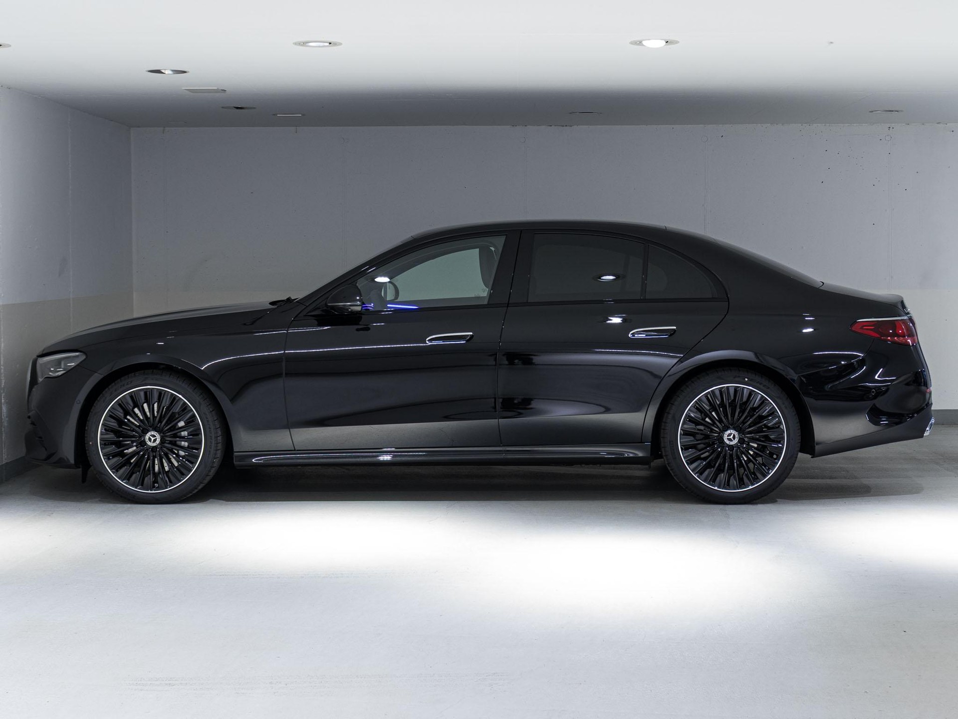 MERCEDES-BENZ E 220 d 4MATIC - 5
