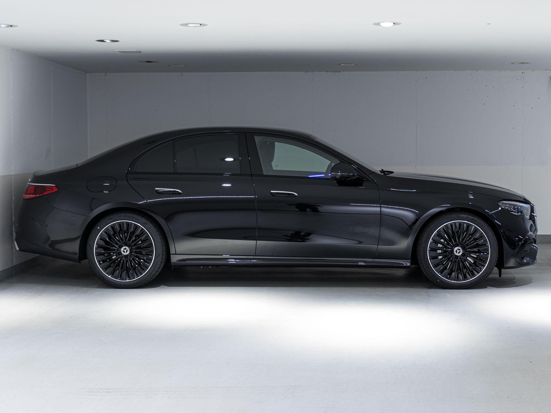 MERCEDES-BENZ E 220 d 4MATIC - 2