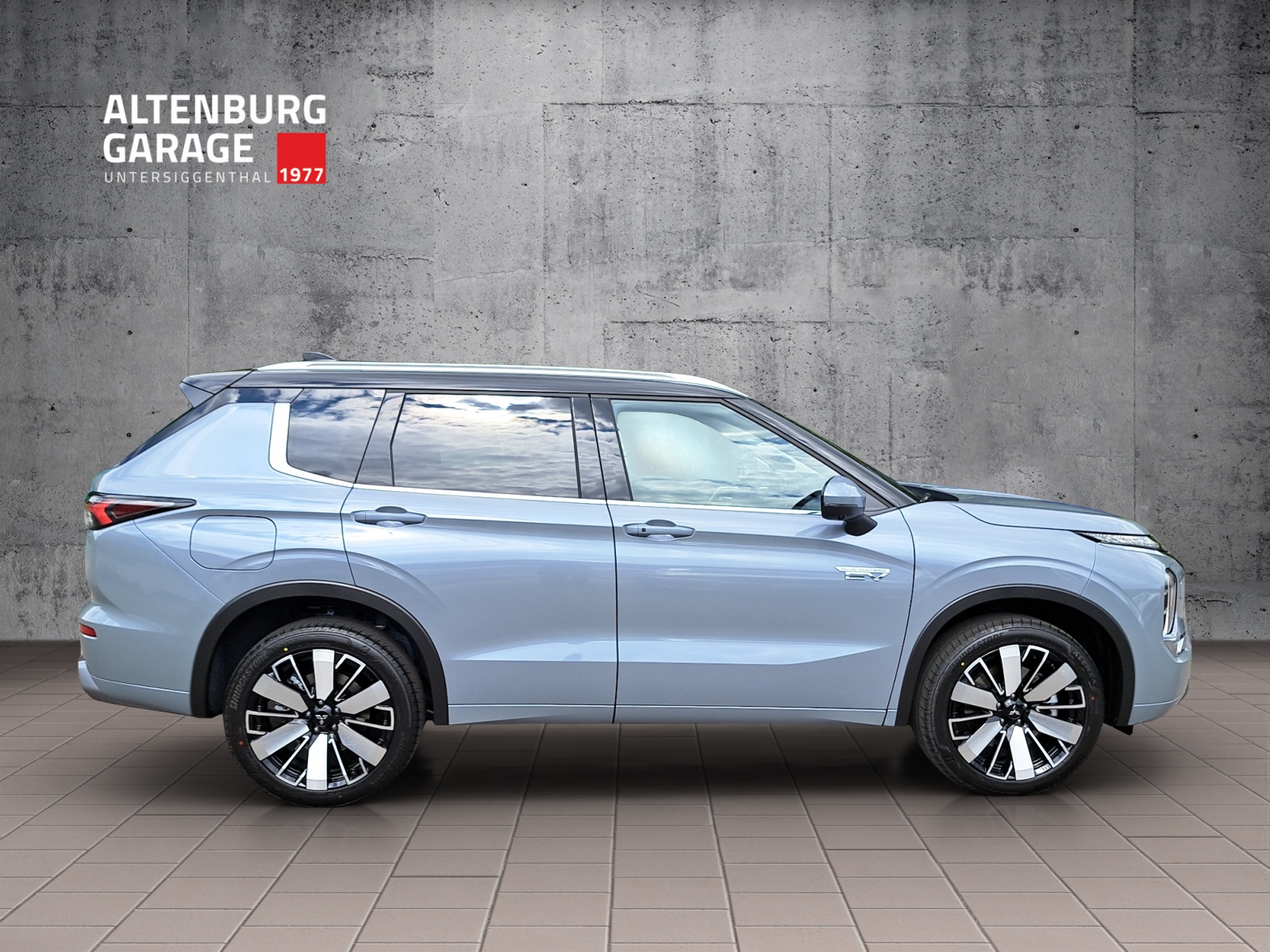 MITSUBISHI Outlander 2.4 PHEV Instyle 4x4-5