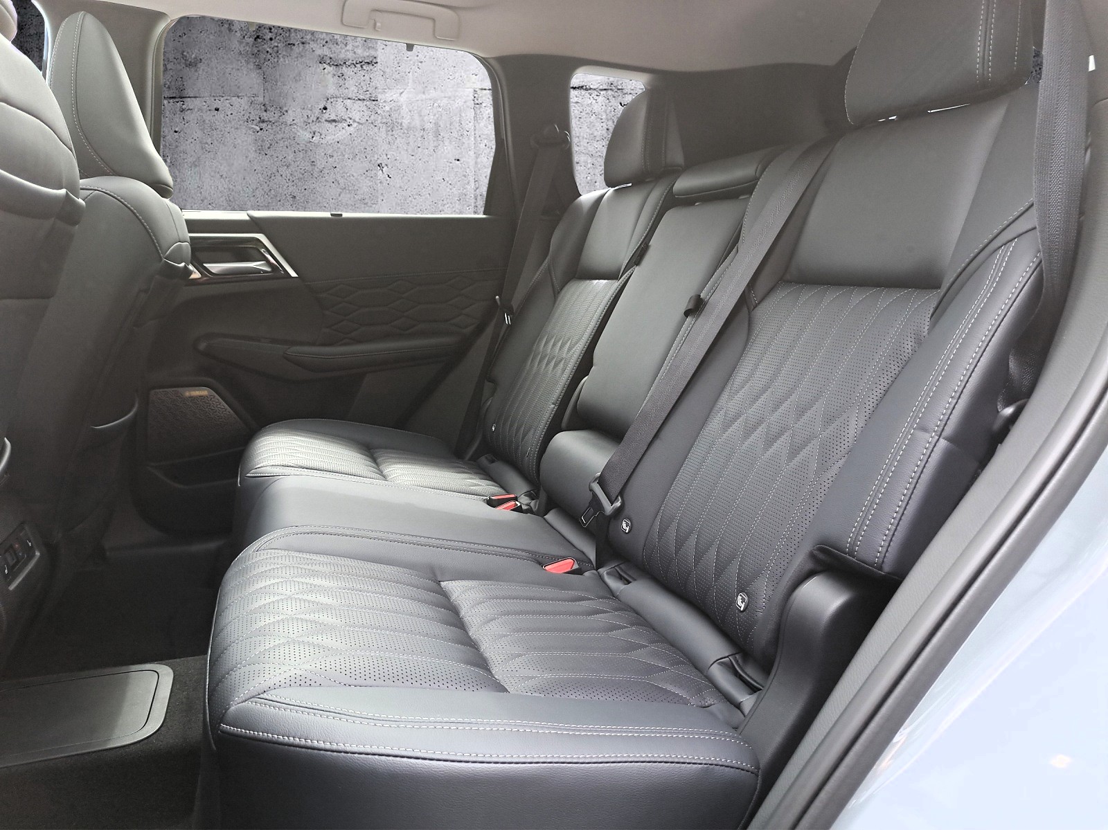 MITSUBISHI Outlander 2.4 PHEV Instyle 4x4-14