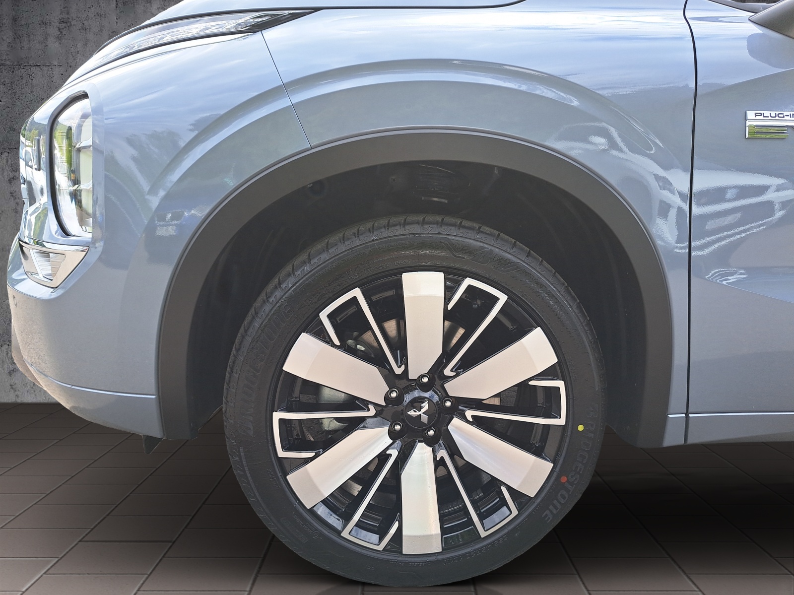 MITSUBISHI Outlander 2.4 PHEV Instyle 4x4-8