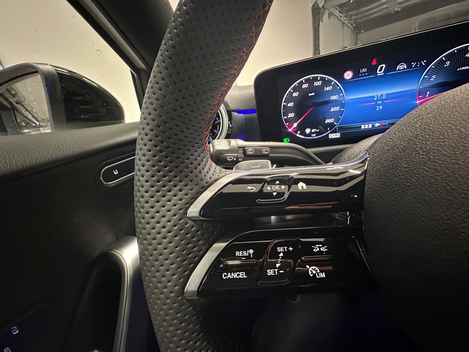 MERCEDES-BENZ A 200 Night Star 7G-DCT - 17