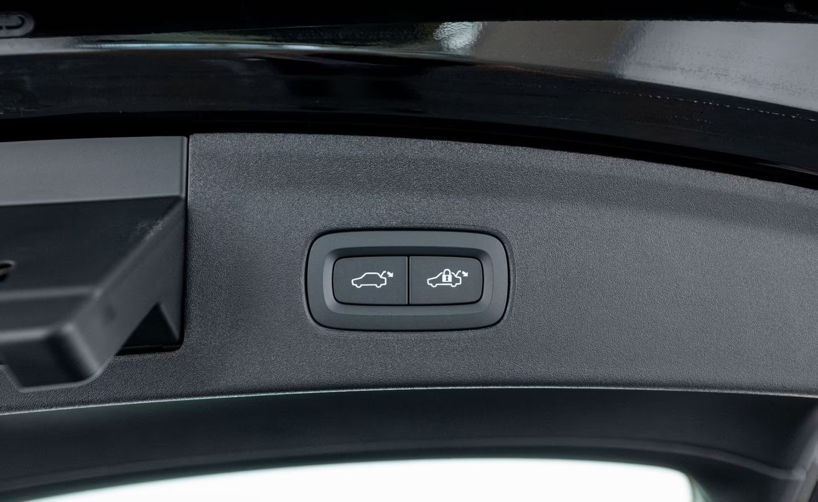 POLESTAR 2 Long Range Dual Motor Performance - 21
