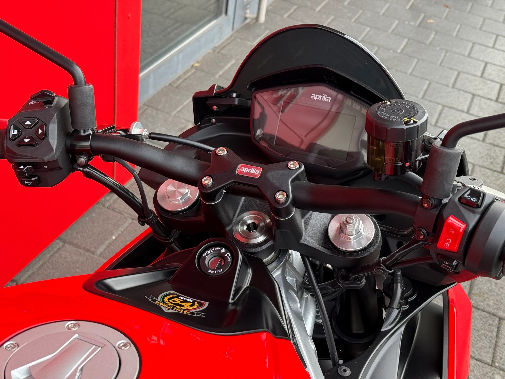 APRILIA Tuono 660 - 13
