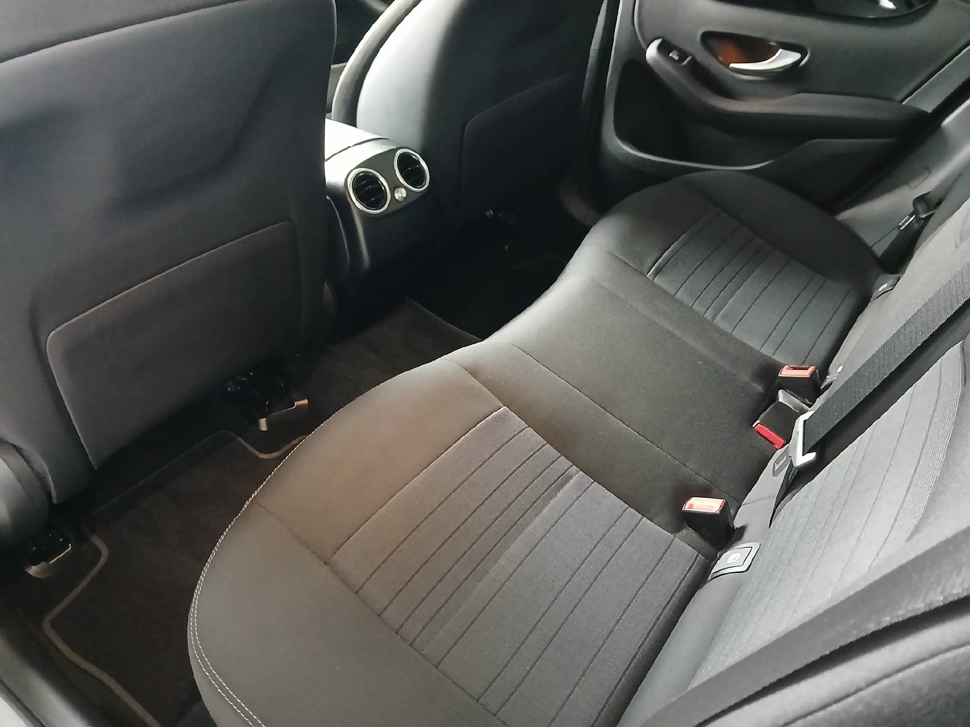 MERCEDES-BENZ GLC 200 d 4m-8