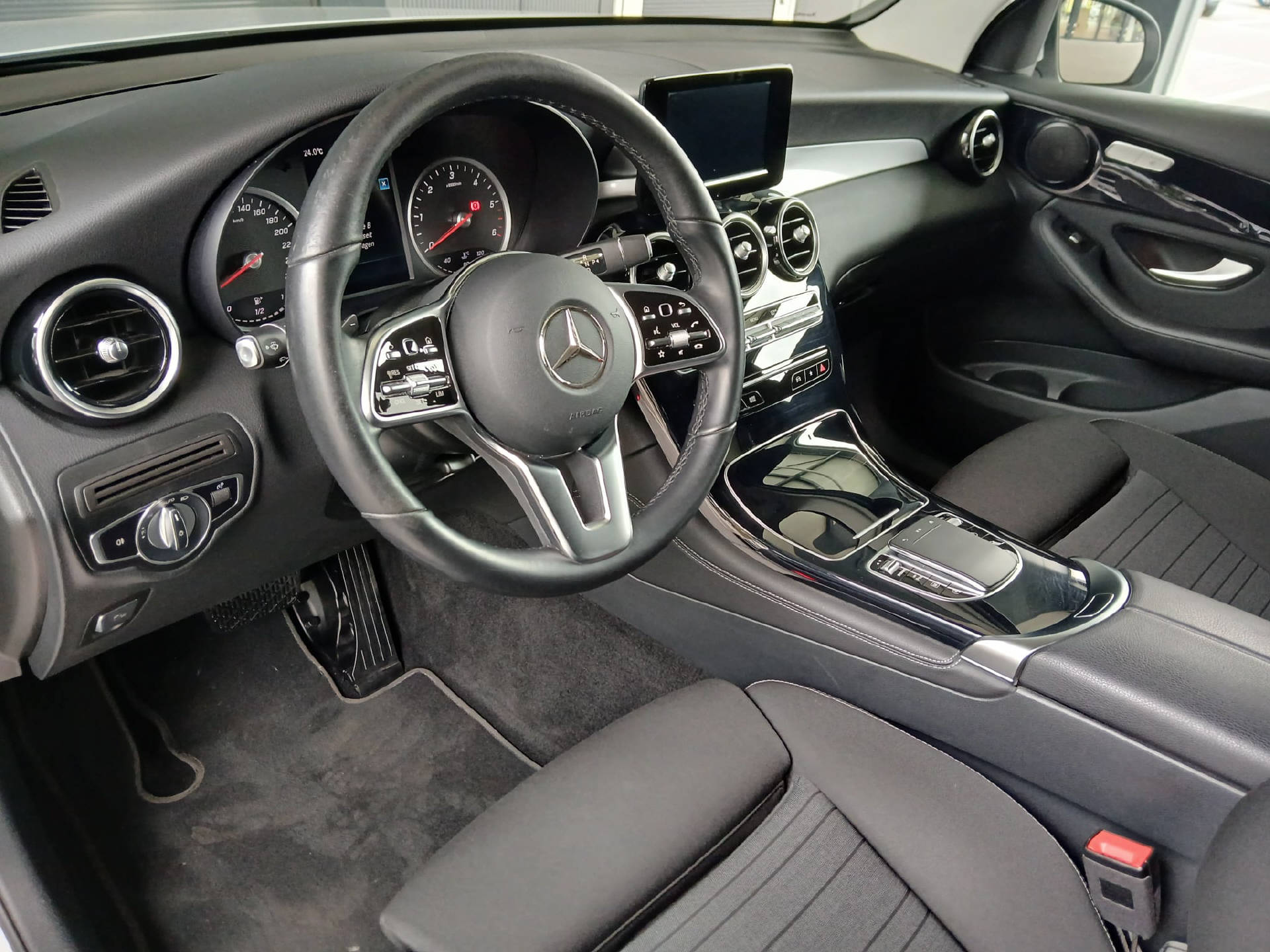 MERCEDES-BENZ GLC 200 d 4m-6