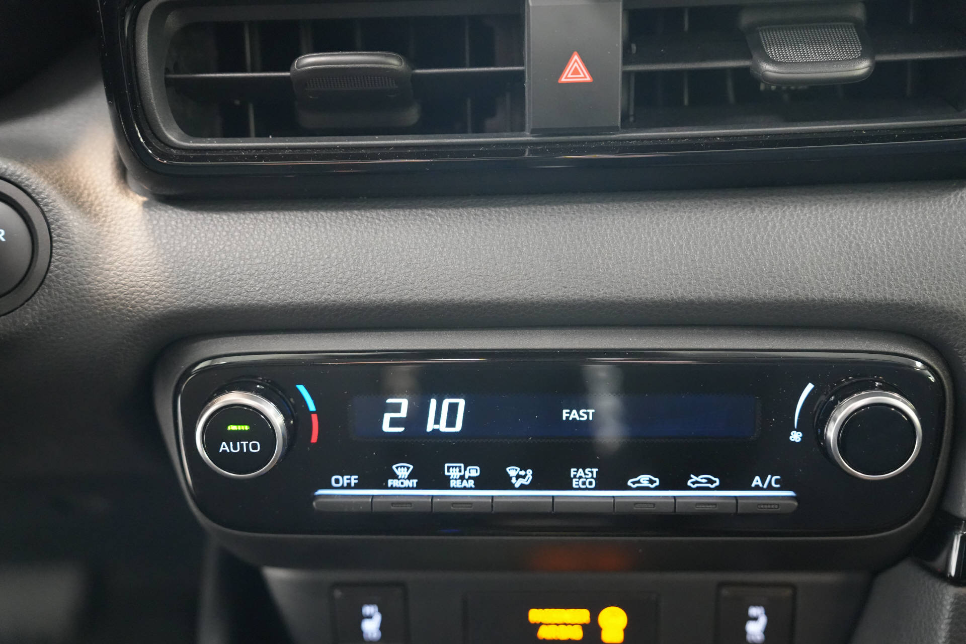 TOYOTA Yaris 1.5 VVT-i HSD Trend Plus - 12