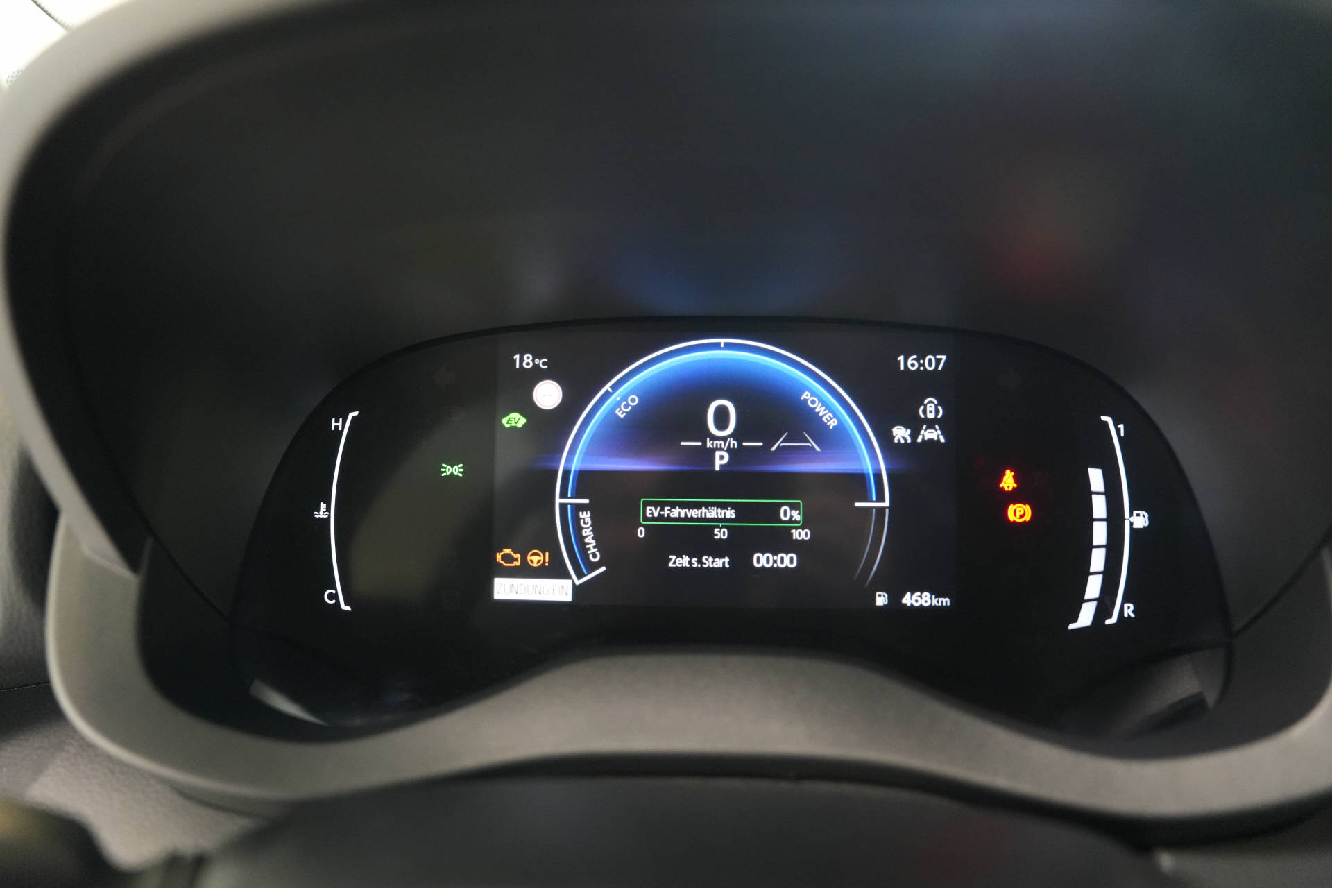 TOYOTA Yaris 1.5 VVT-i HSD Trend Plus - 14