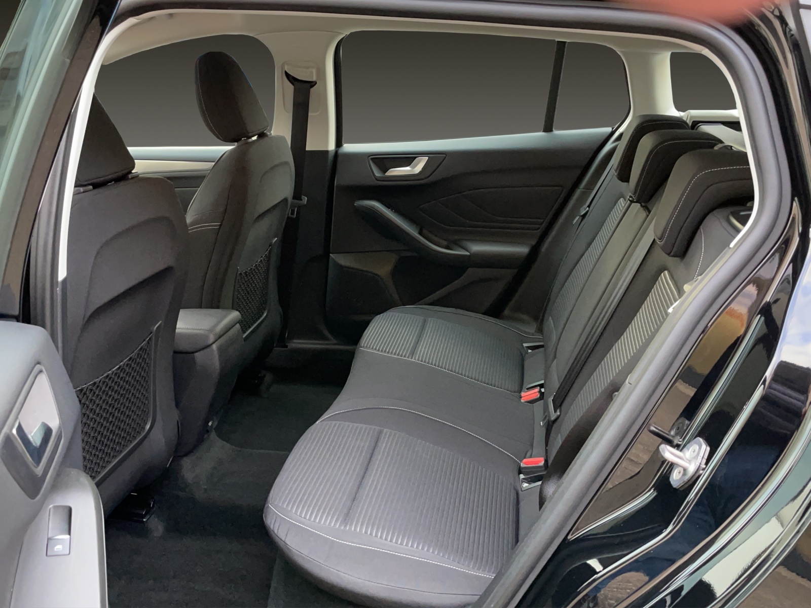 FORD Focus Station Wagon 1.0i EcoB 125 Titanium - 12