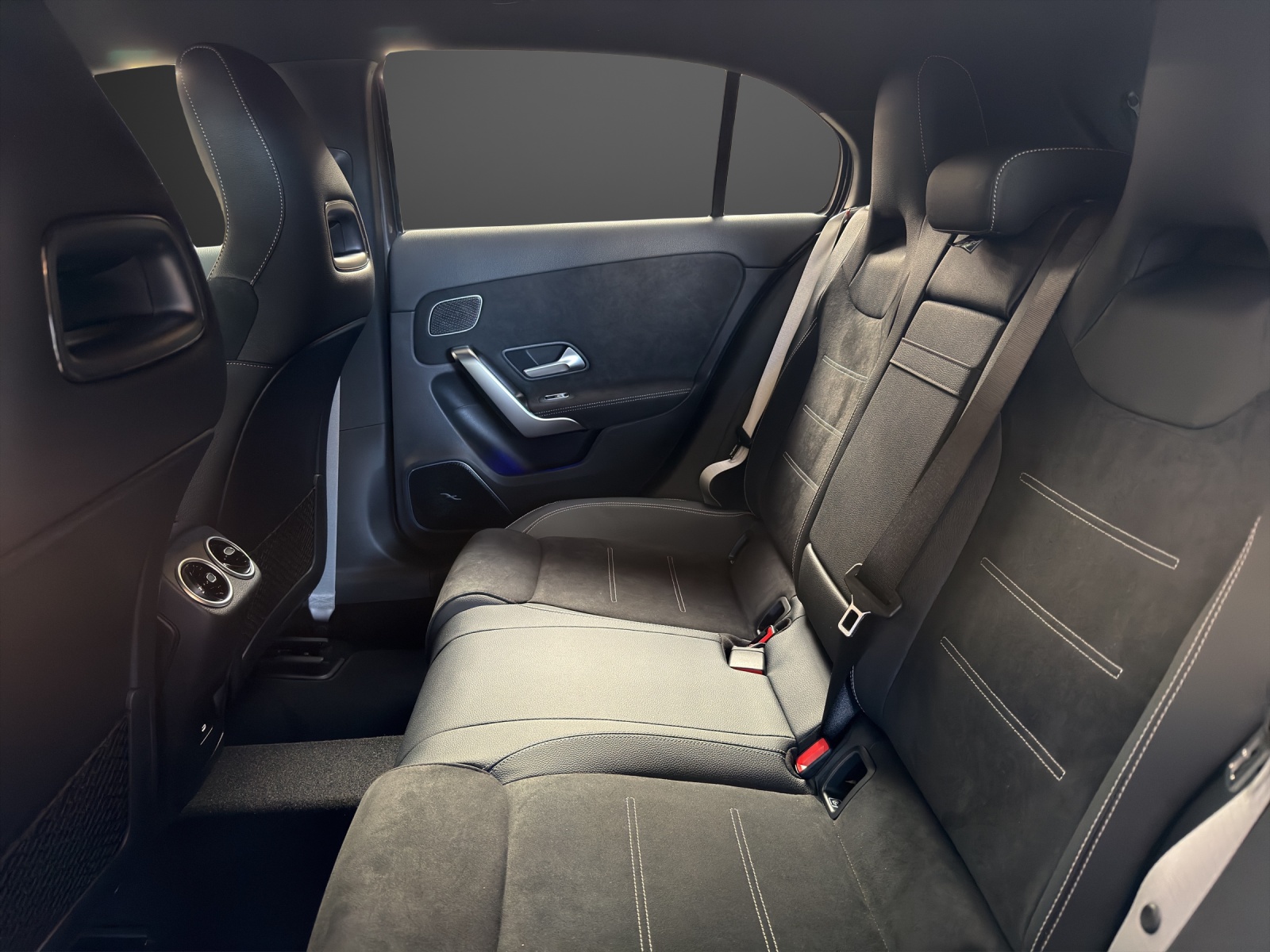 MERCEDES-BENZ A 200 Night Star 7G-DCT - 12