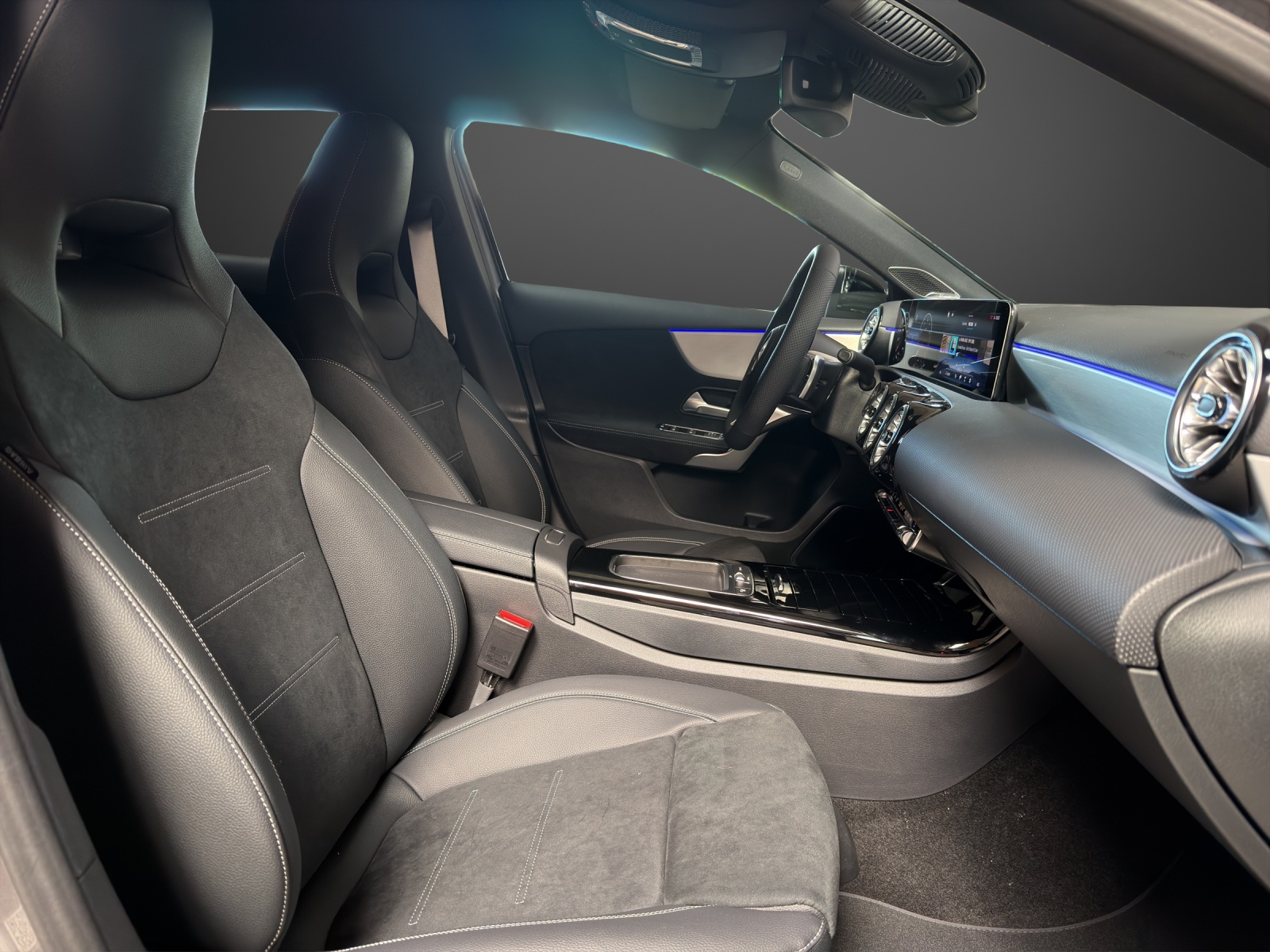 MERCEDES-BENZ A 200 Night Star 7G-DCT - 13