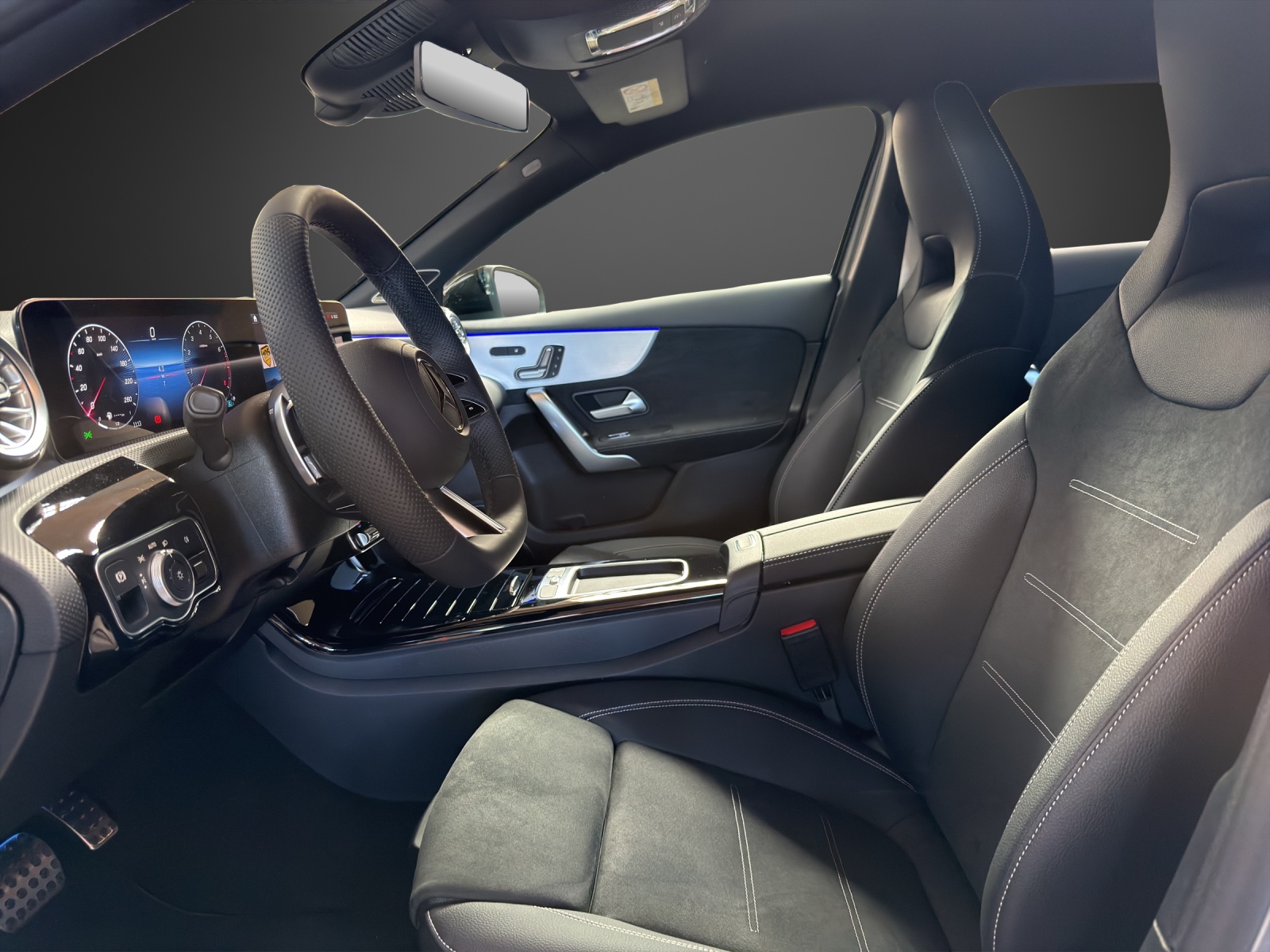 MERCEDES-BENZ A 200 Night Star 7G-DCT - 10