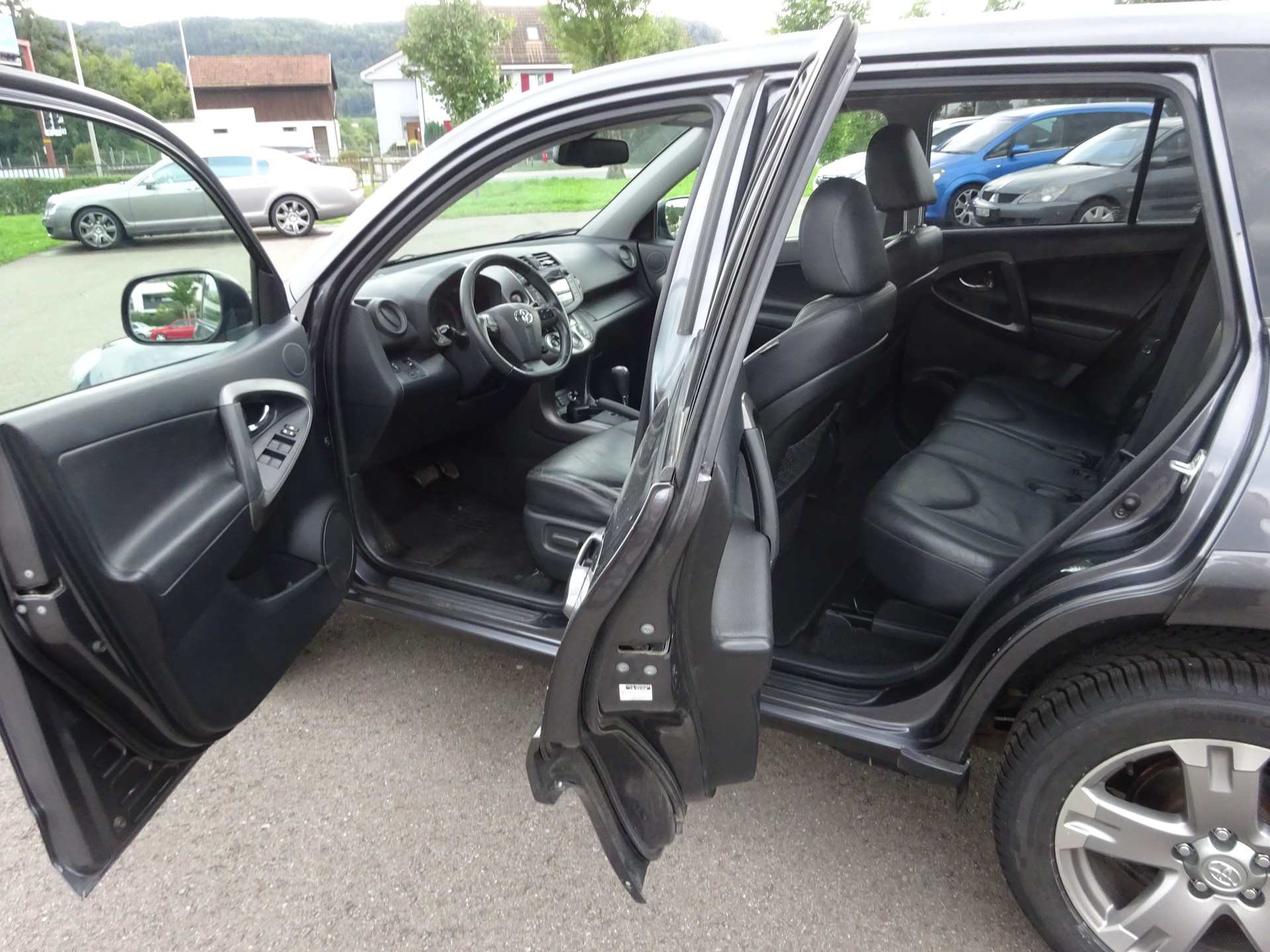 TOYOTA RAV-4 2.2D-CAT Linea Sol Premium AT - 8