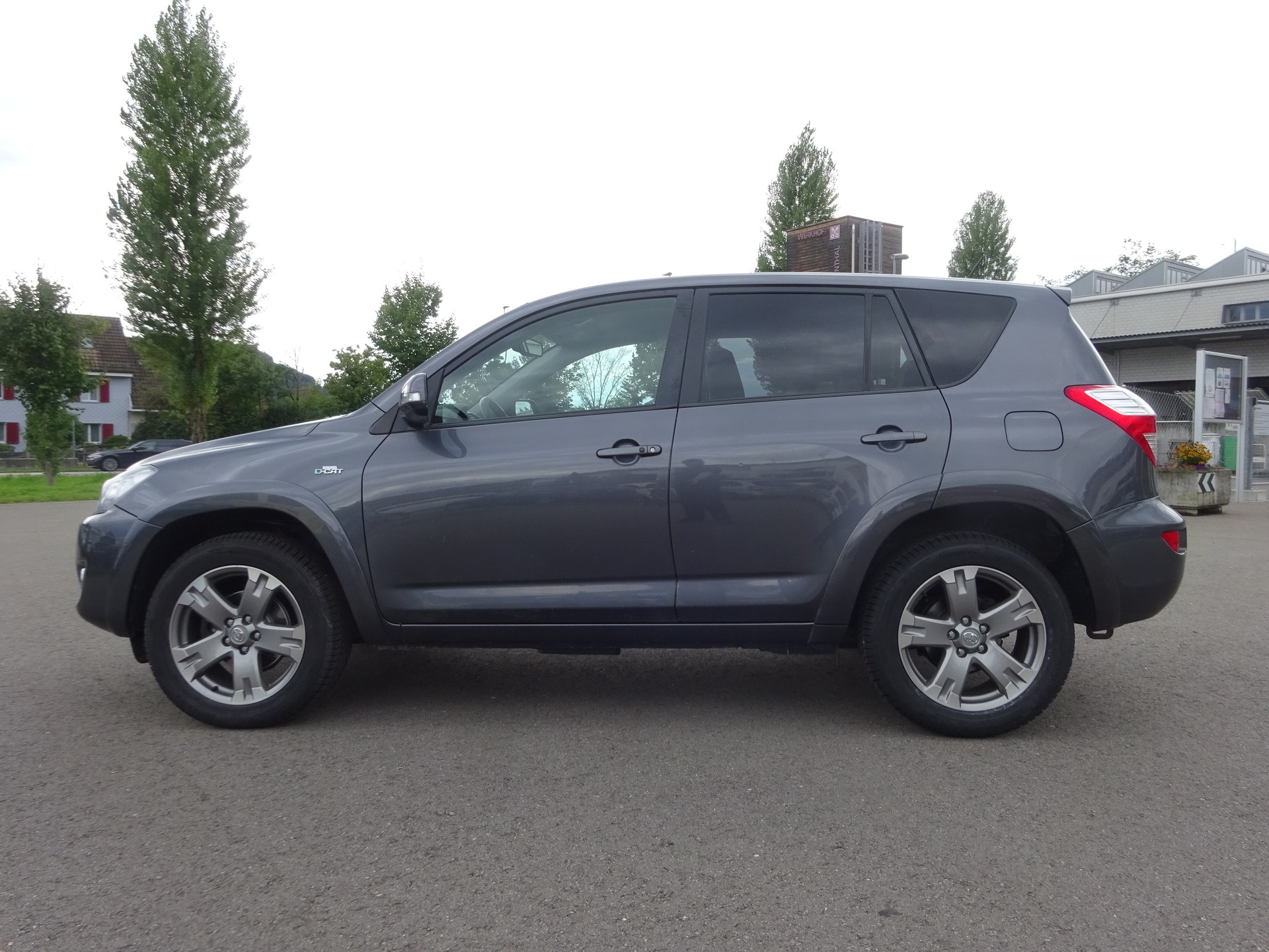 TOYOTA RAV-4 2.2D-CAT Linea Sol Premium AT - 10