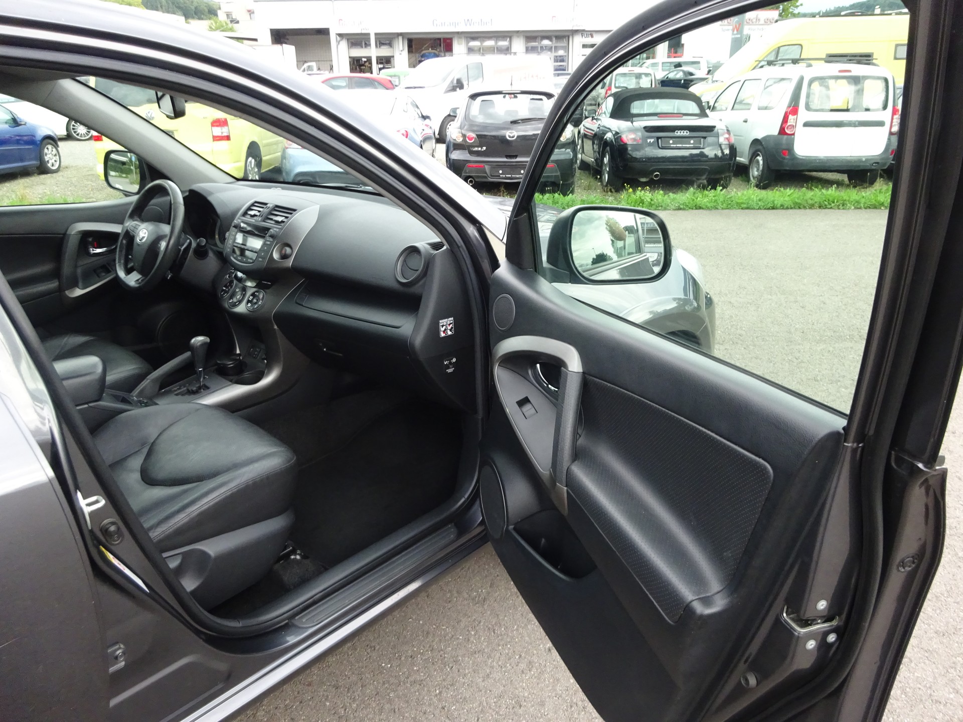 TOYOTA RAV-4 2.2D-CAT Linea Sol Premium AT - 4