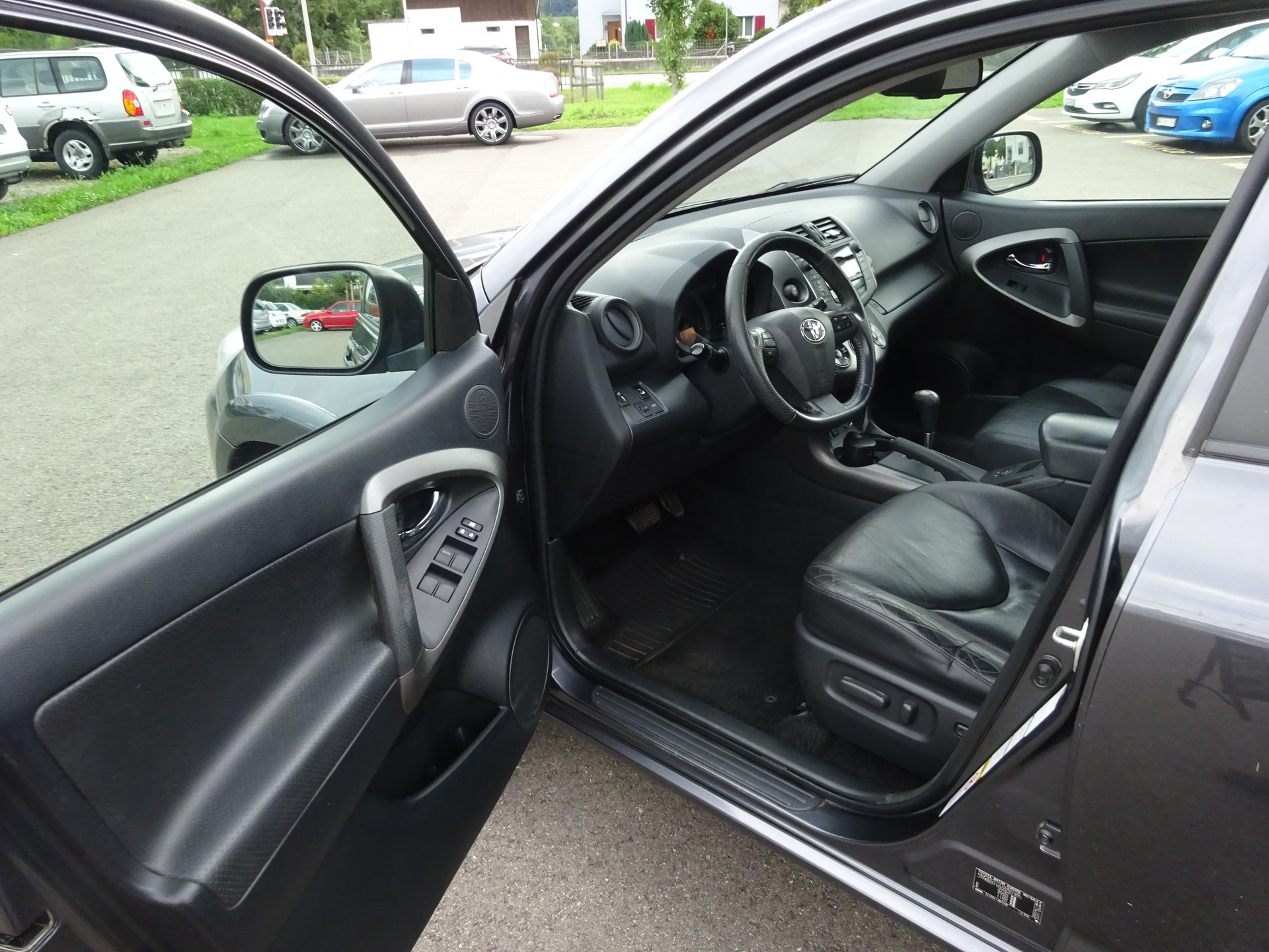 TOYOTA RAV-4 2.2D-CAT Linea Sol Premium AT - 9